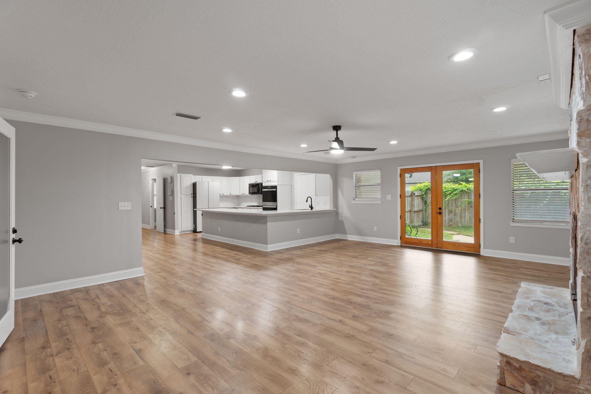 CAROL ANNE MANOR 1ST ADDN - Residential