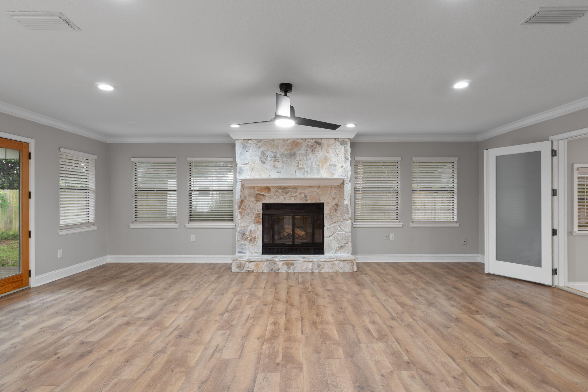 CAROL ANNE MANOR 1ST ADDN - Residential