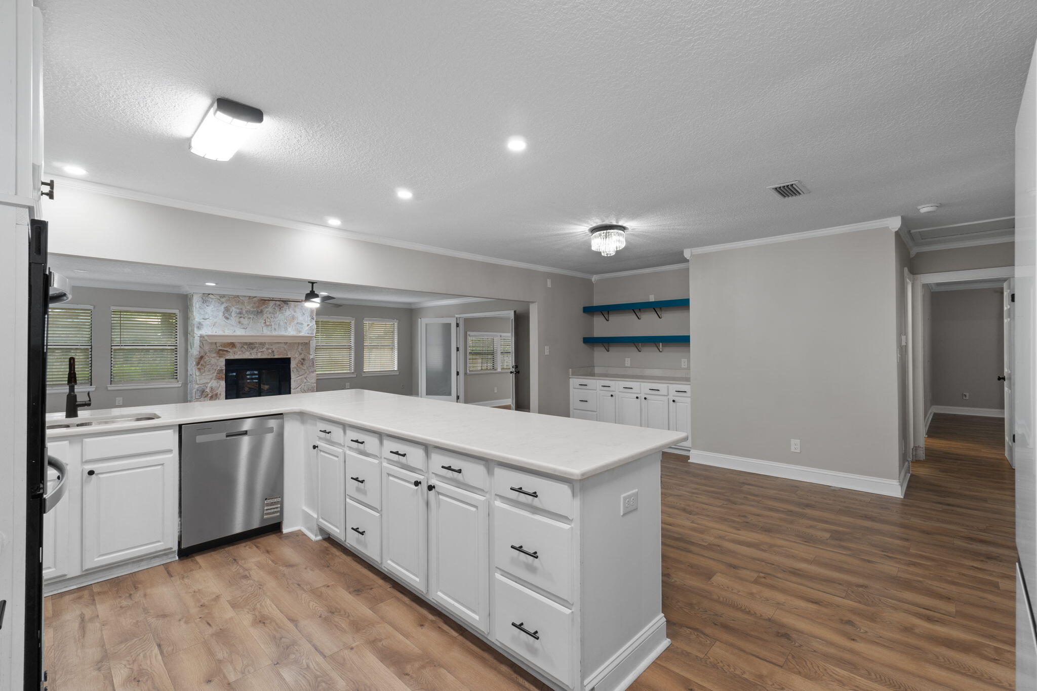 CAROL ANNE MANOR 1ST ADDN - Residential