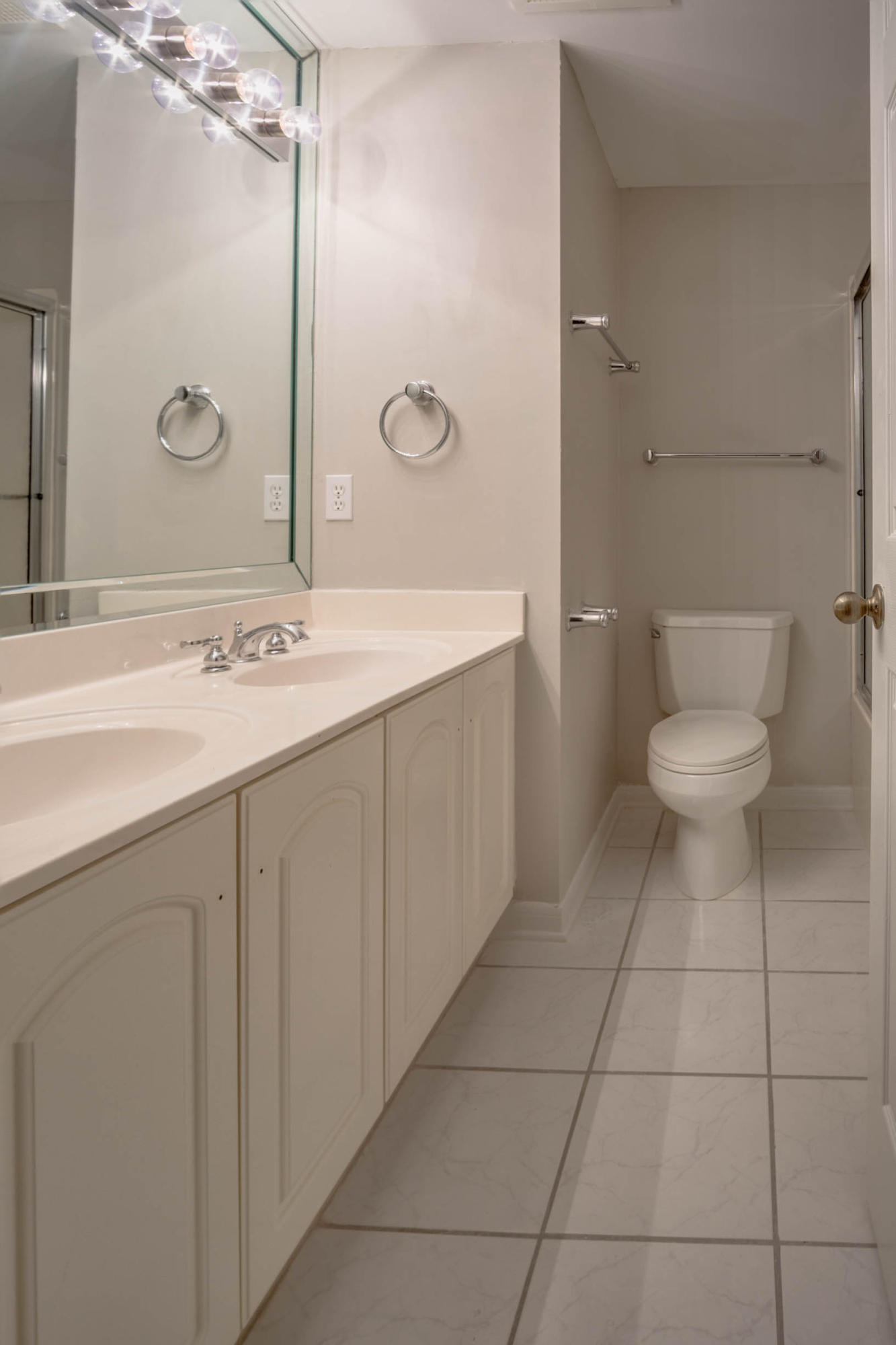 WATERVIEW TOWERS PH 2 - Residential