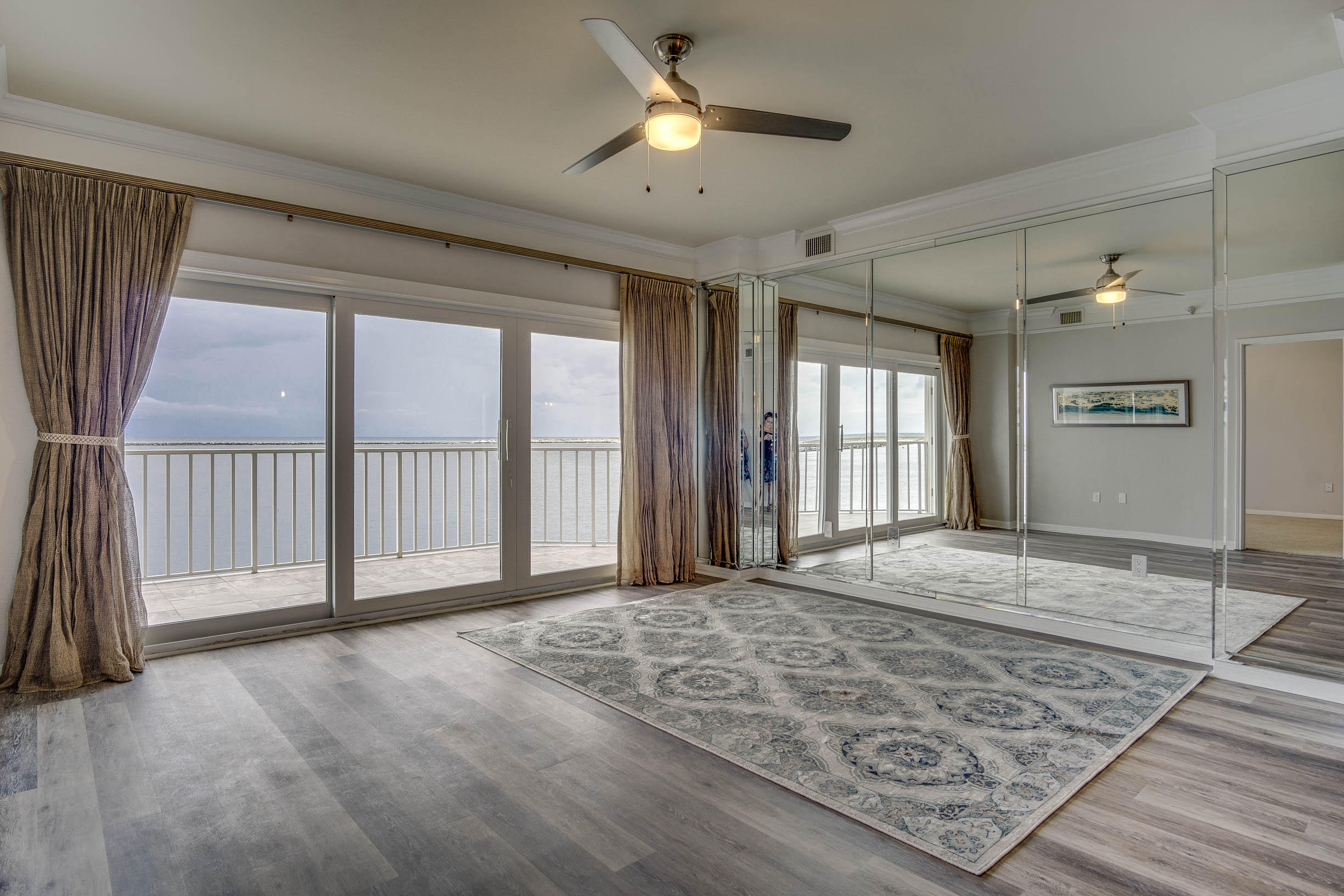 WATERVIEW TOWERS PH 2 - Residential