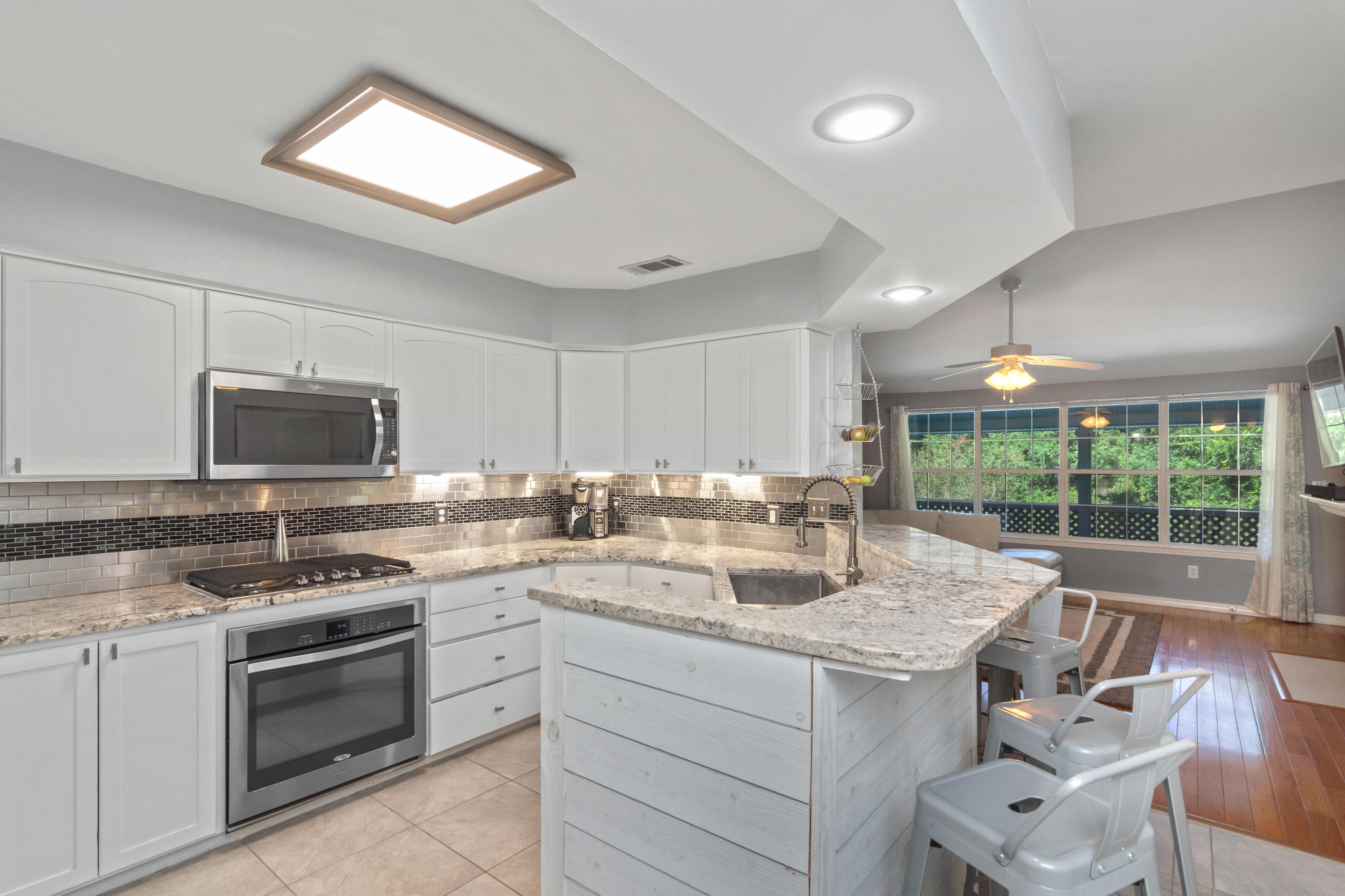 ROCKY BAYOU COUNTRY CLUB ESTATES 3 - Residential