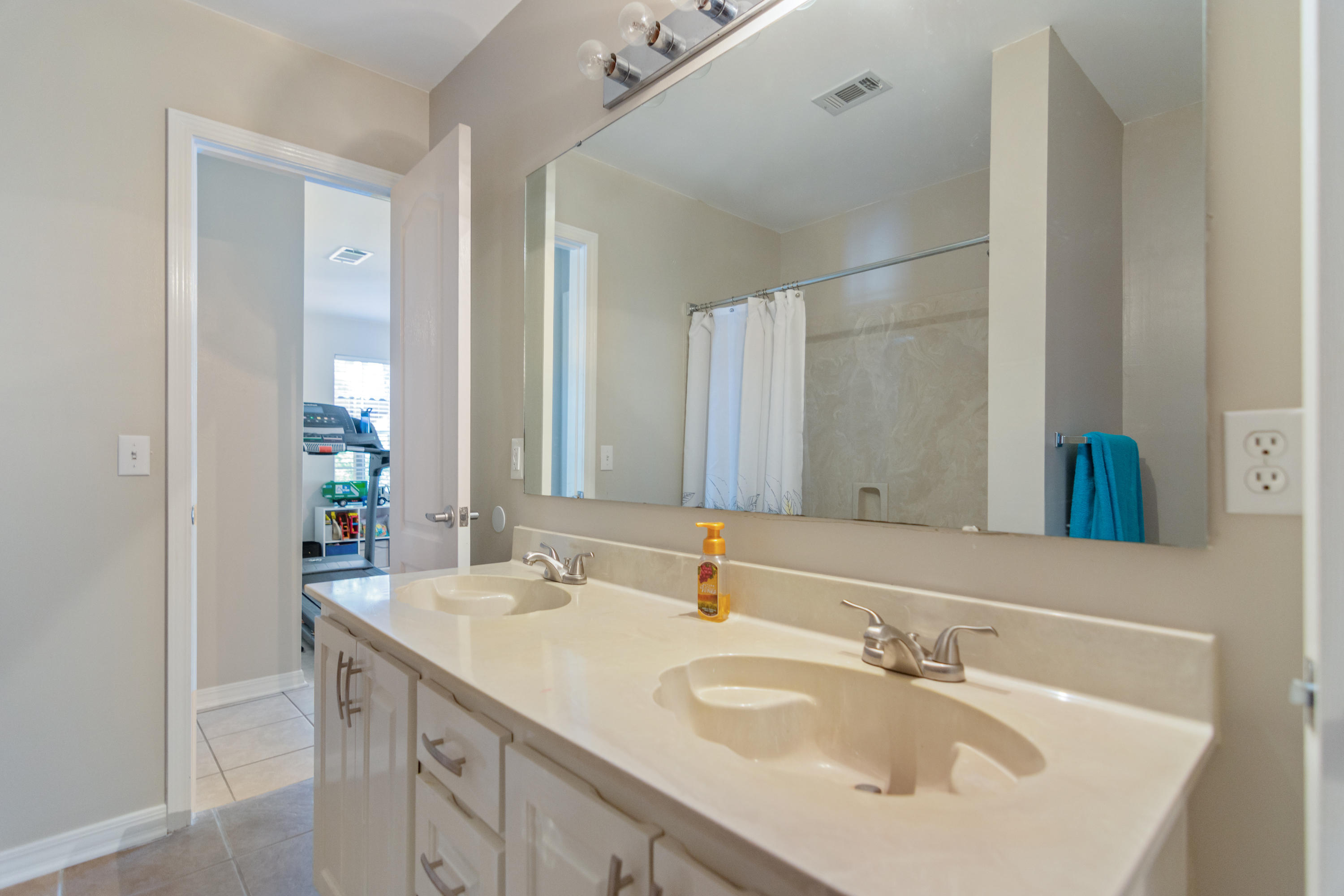 ROCKY BAYOU COUNTRY CLUB ESTATES 3 - Residential