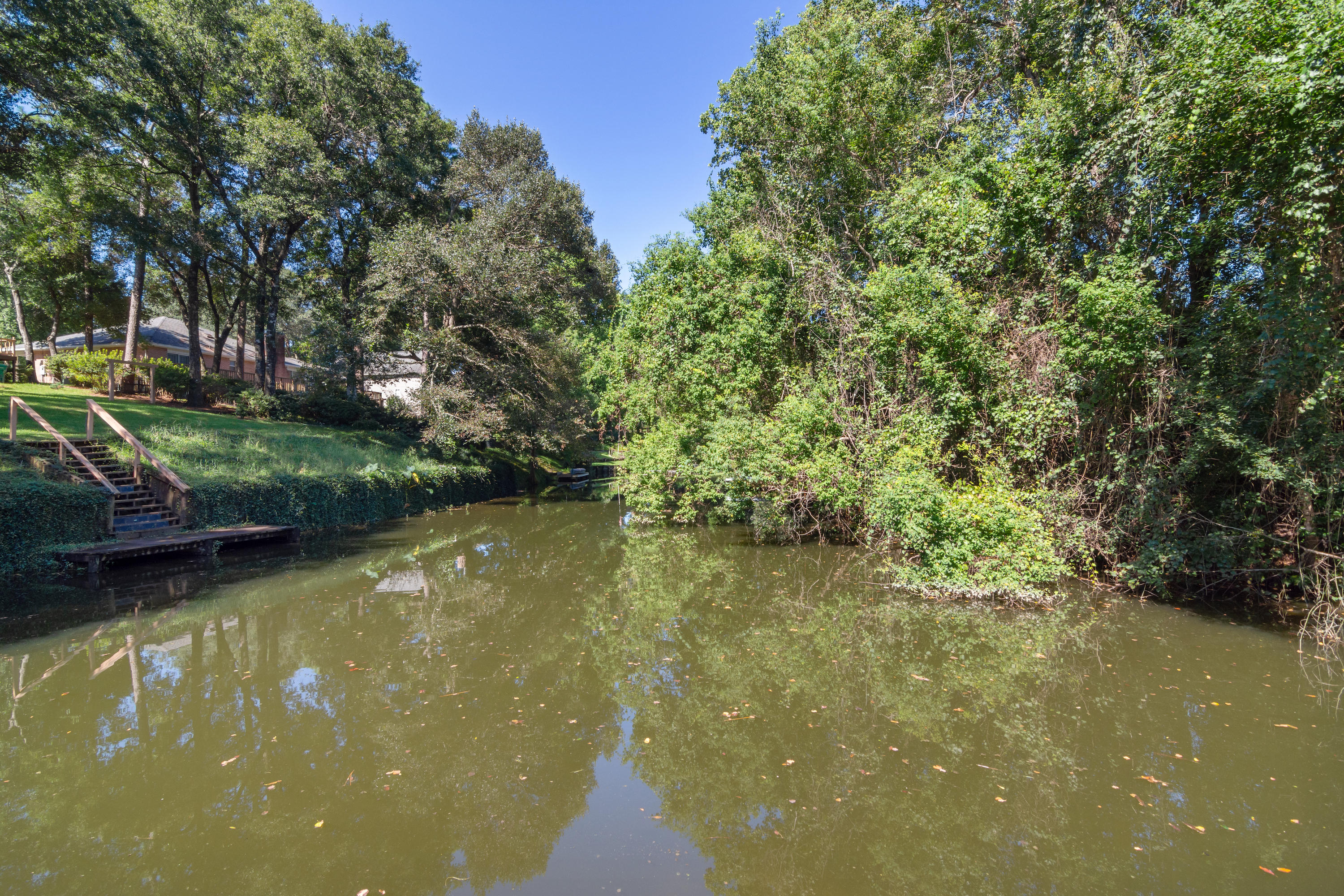 ROCKY BAYOU COUNTRY CLUB ESTATES 3 - Residential