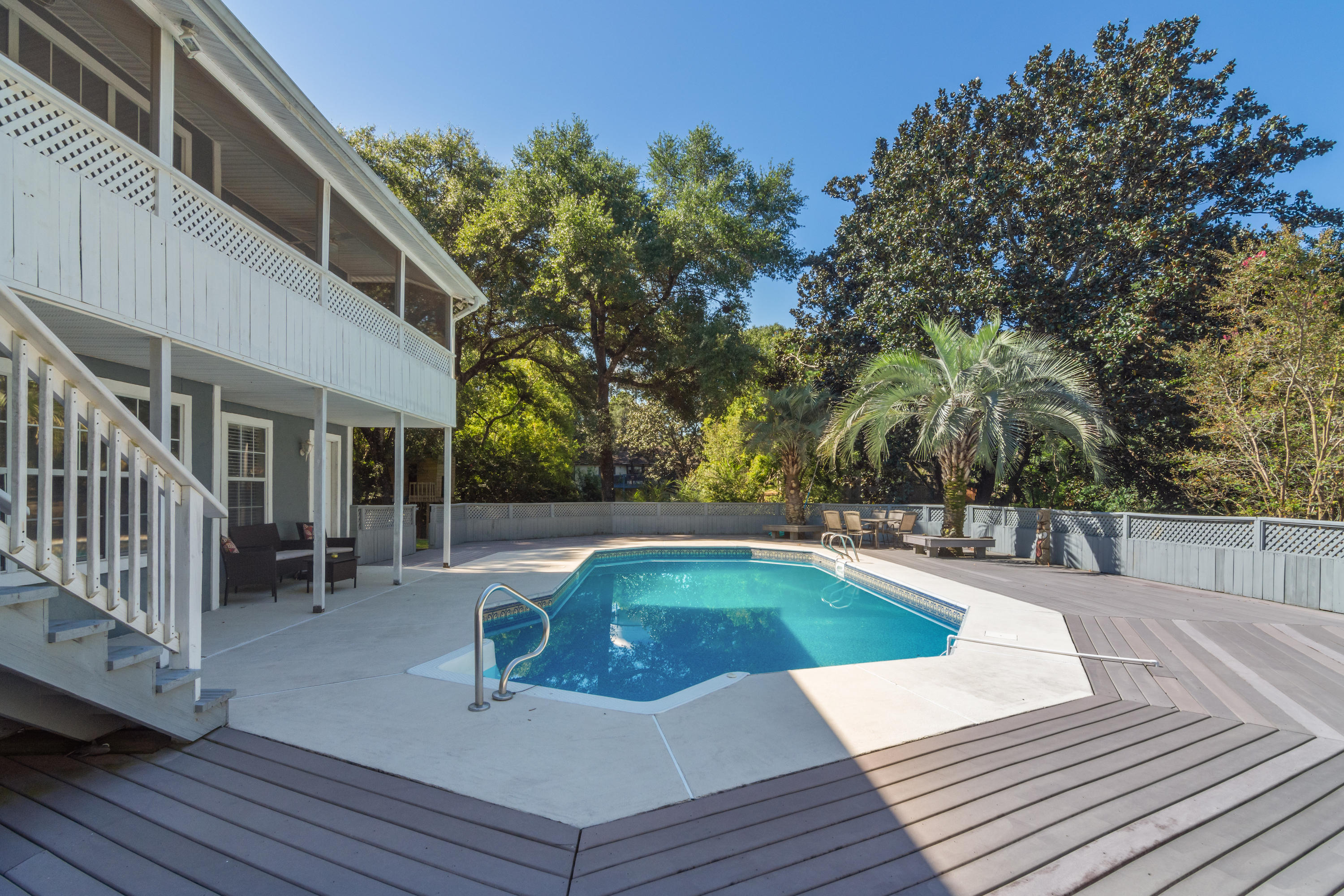 ROCKY BAYOU COUNTRY CLUB ESTATES 3 - Residential