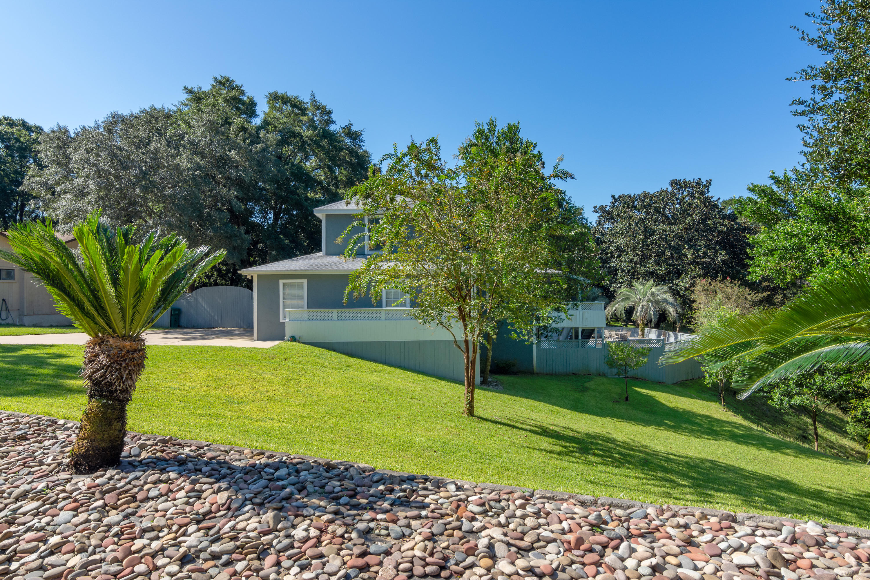 ROCKY BAYOU COUNTRY CLUB ESTATES 3 - Residential