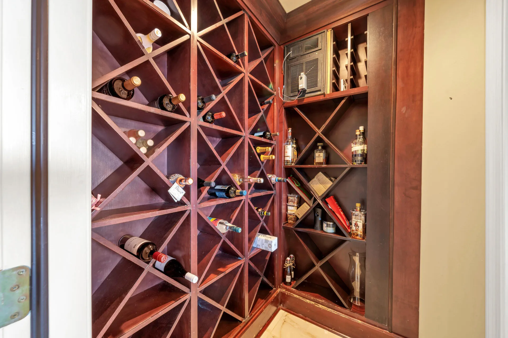 Destin, Florida 32541, United States, 4 Bedrooms Bedrooms, ,5 BathroomsBathrooms,Residential,Active,74017