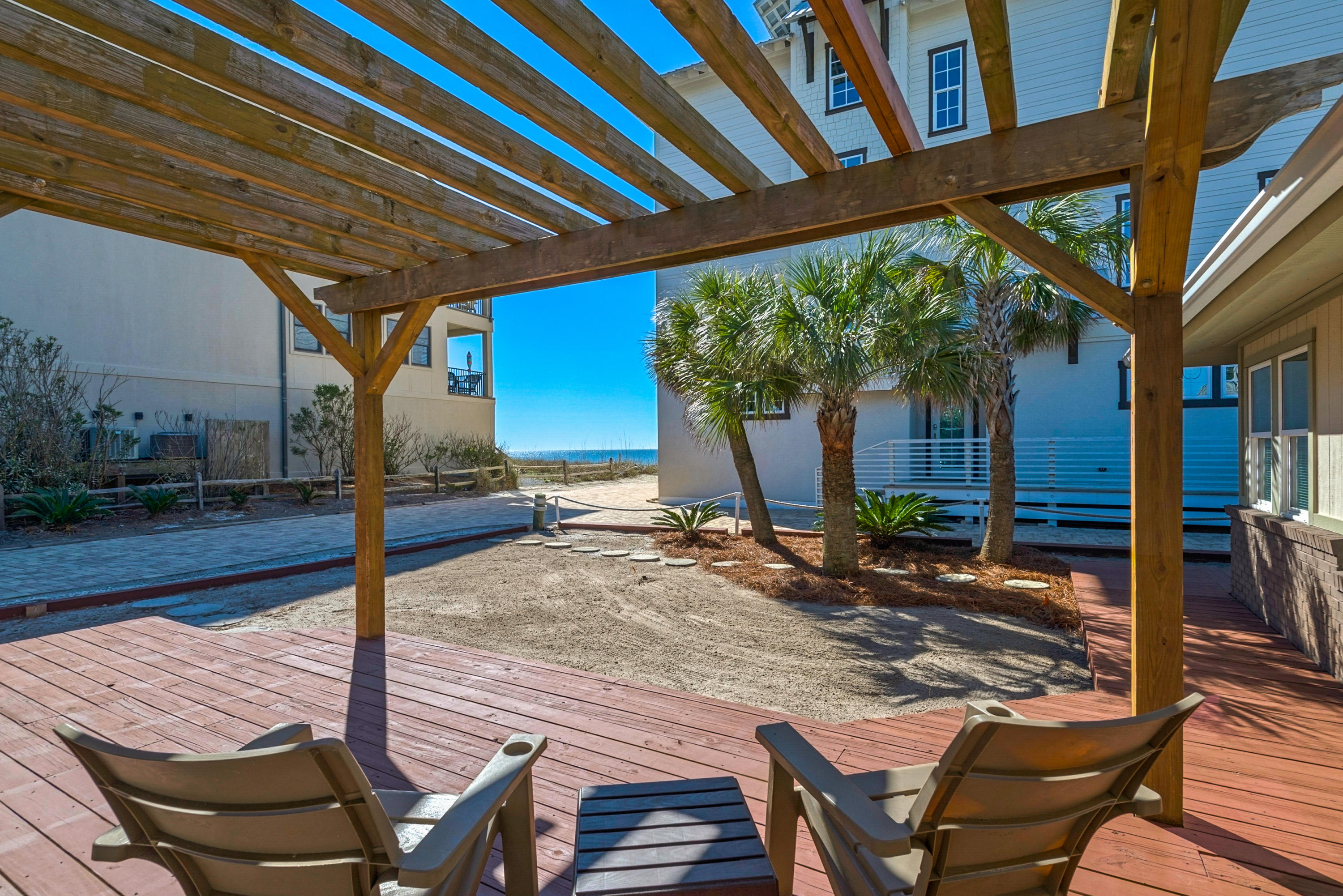 BEACH HIGHLAND - Residential