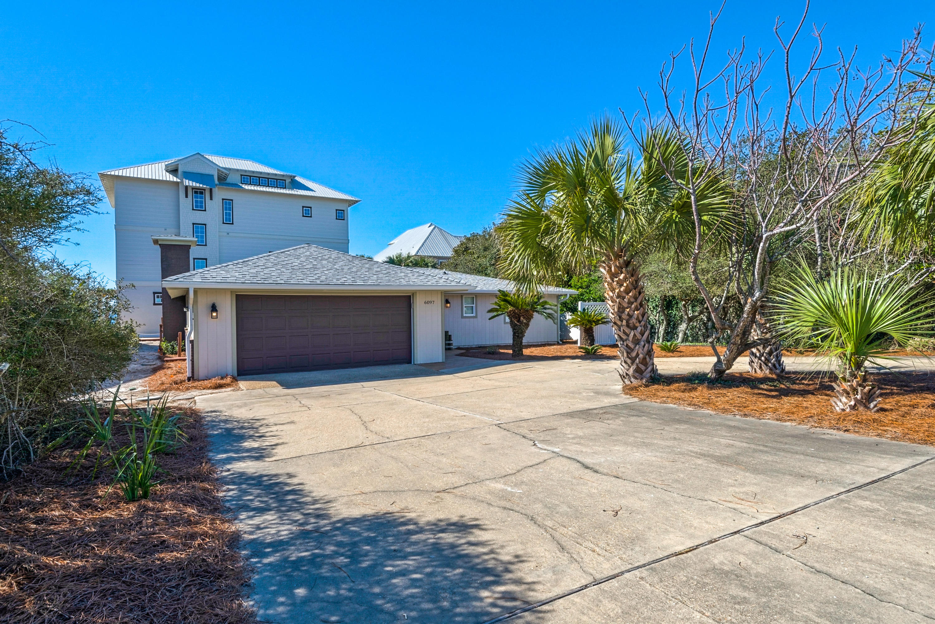 BEACH HIGHLAND - Residential