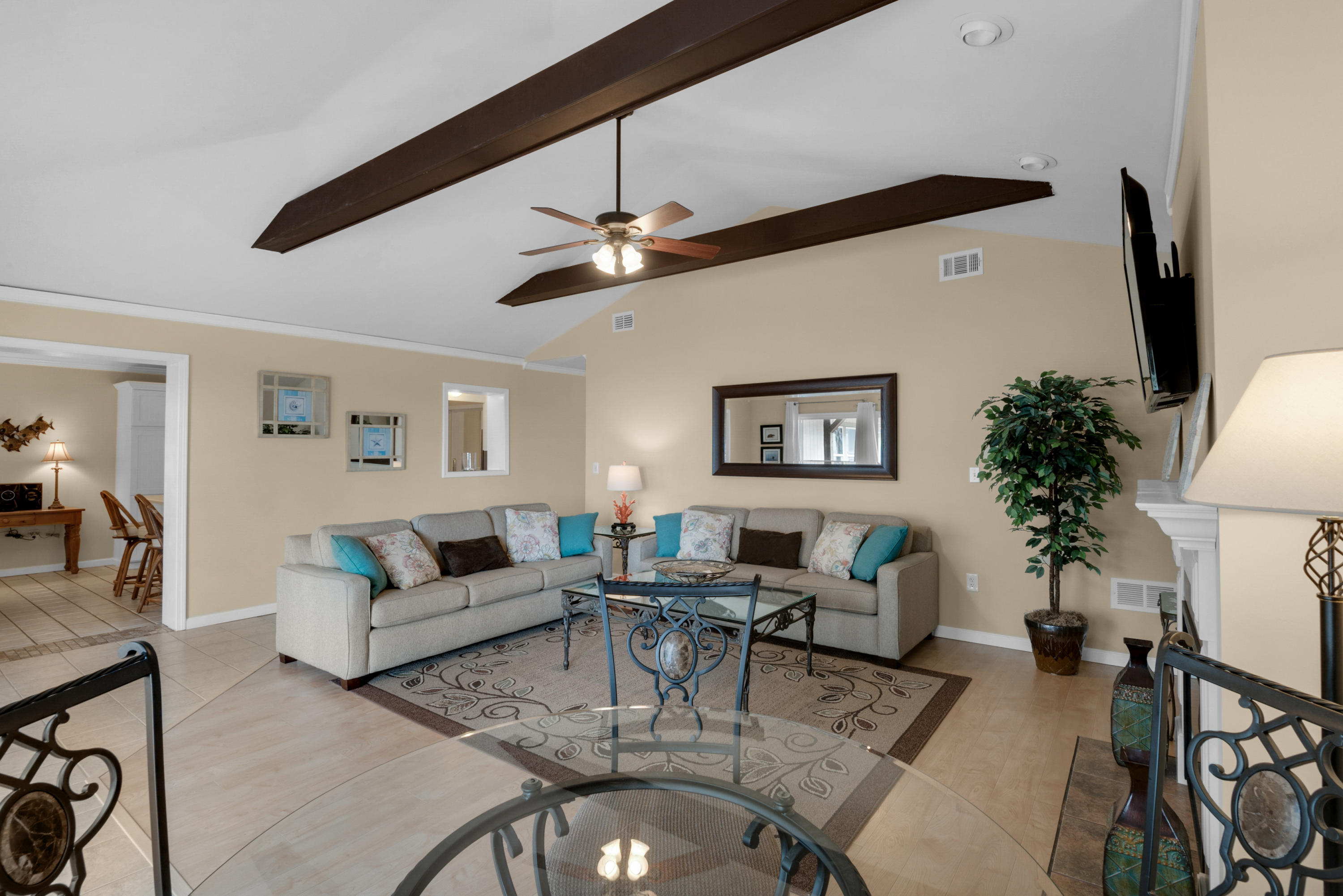 BEACH HIGHLAND - Residential