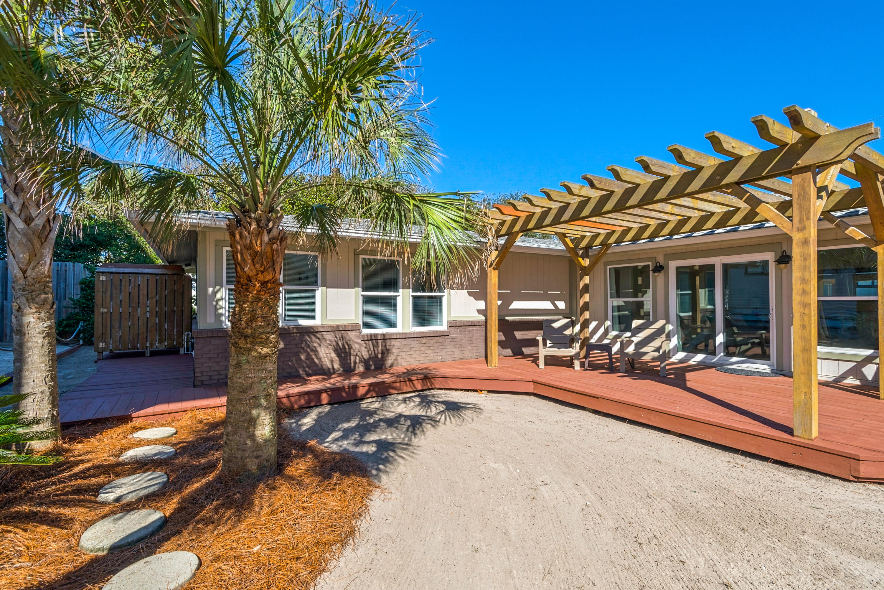 BEACH HIGHLAND - Residential