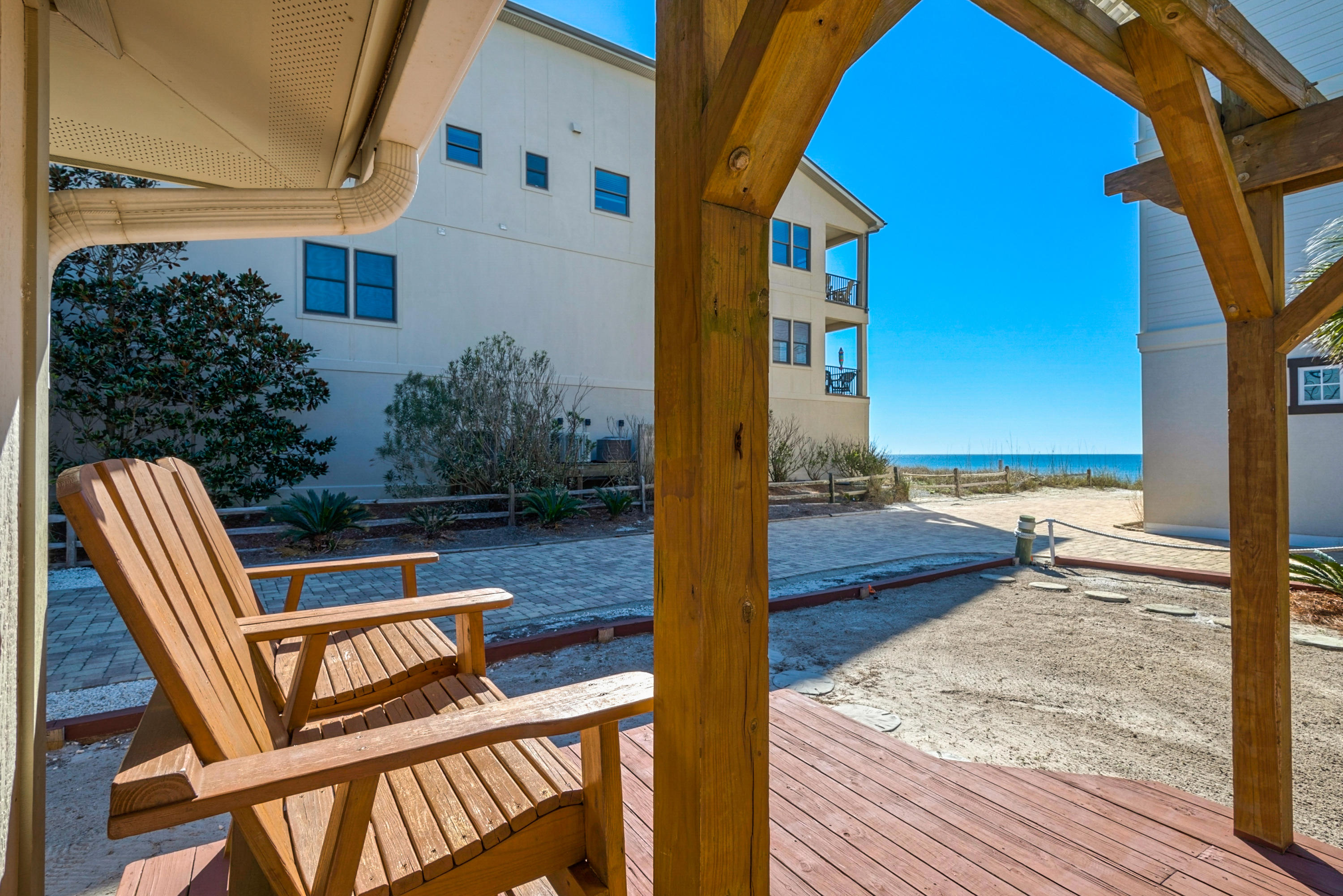 BEACH HIGHLAND - Residential