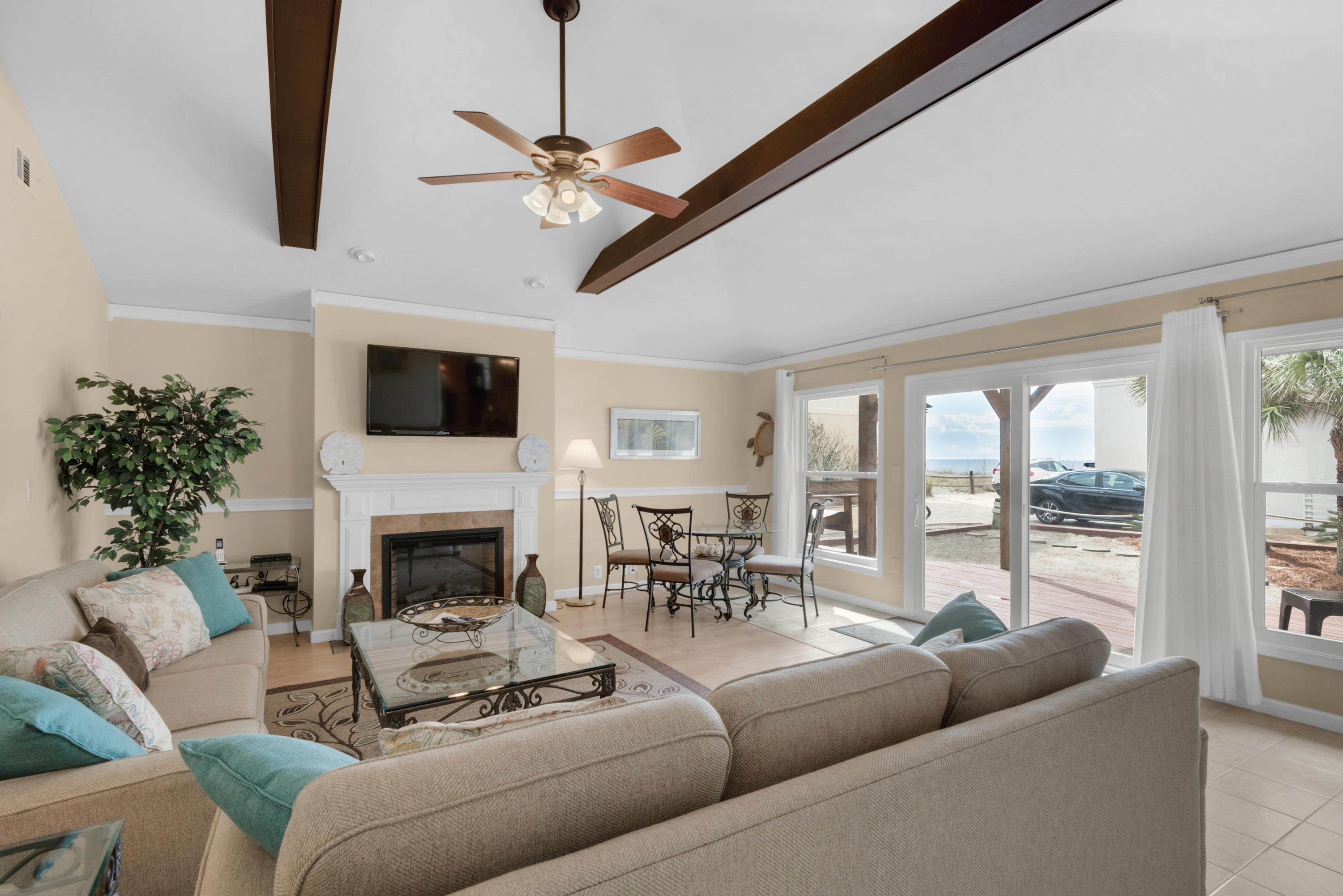 BEACH HIGHLAND - Residential