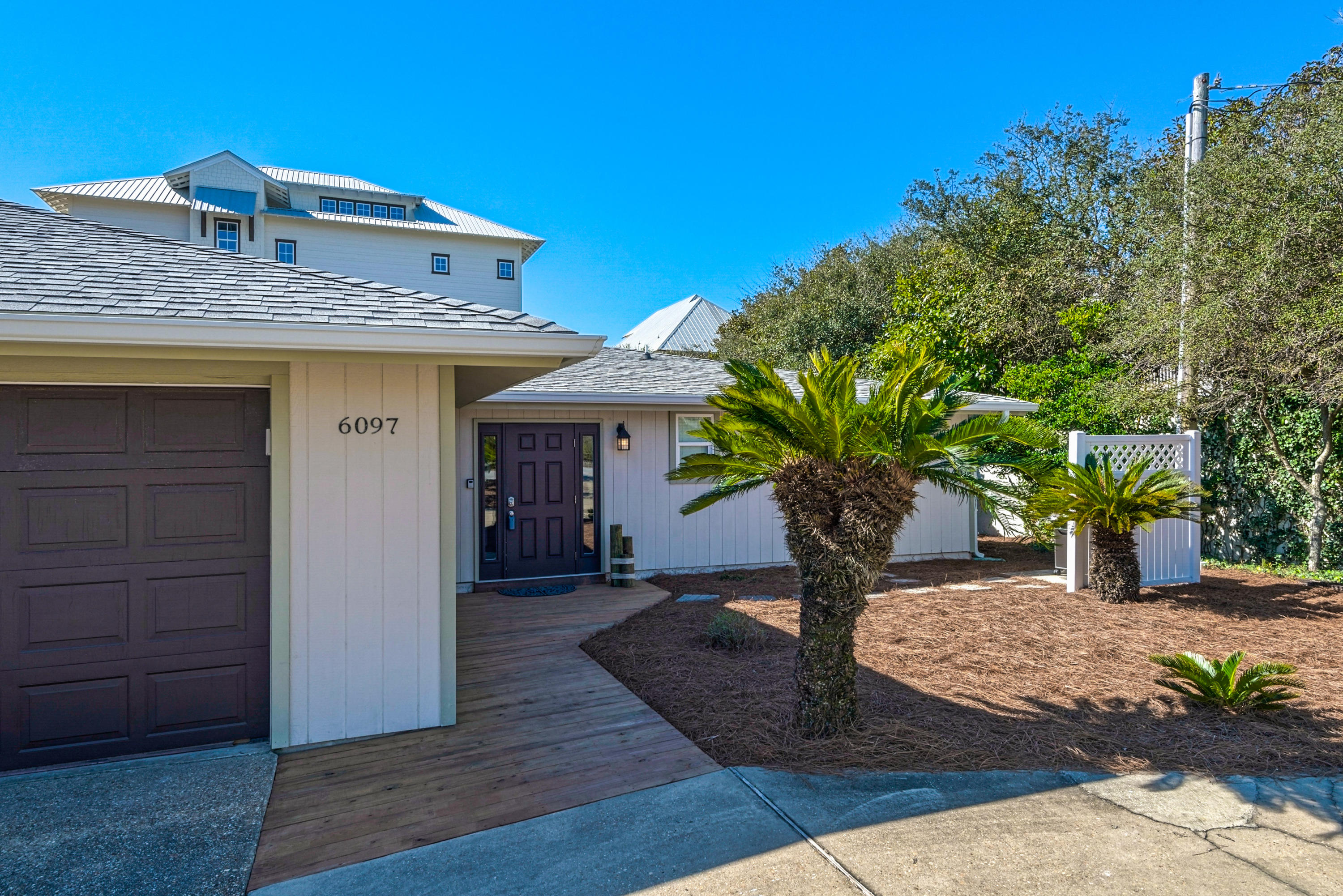 BEACH HIGHLAND - Residential