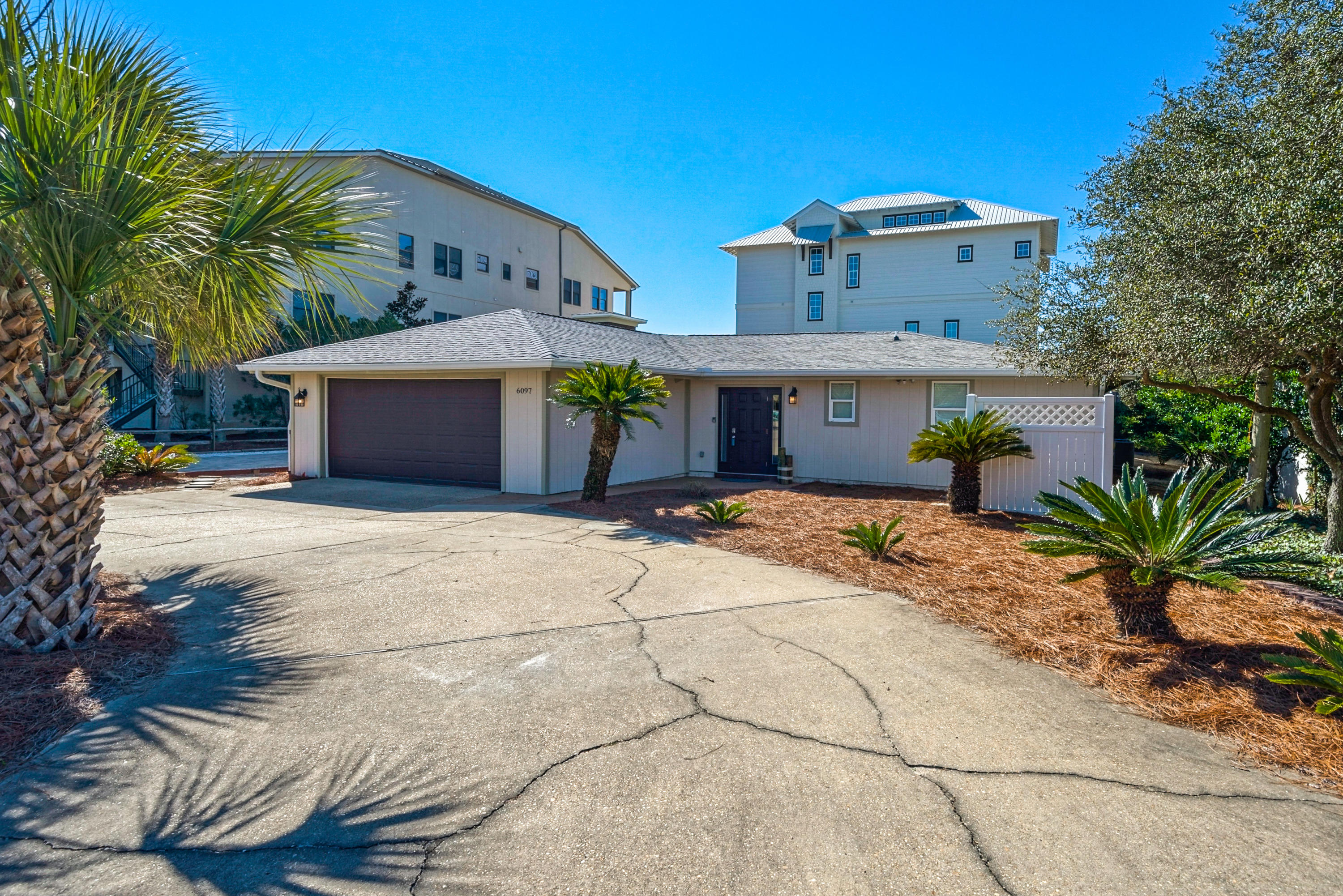 BEACH HIGHLAND - Residential