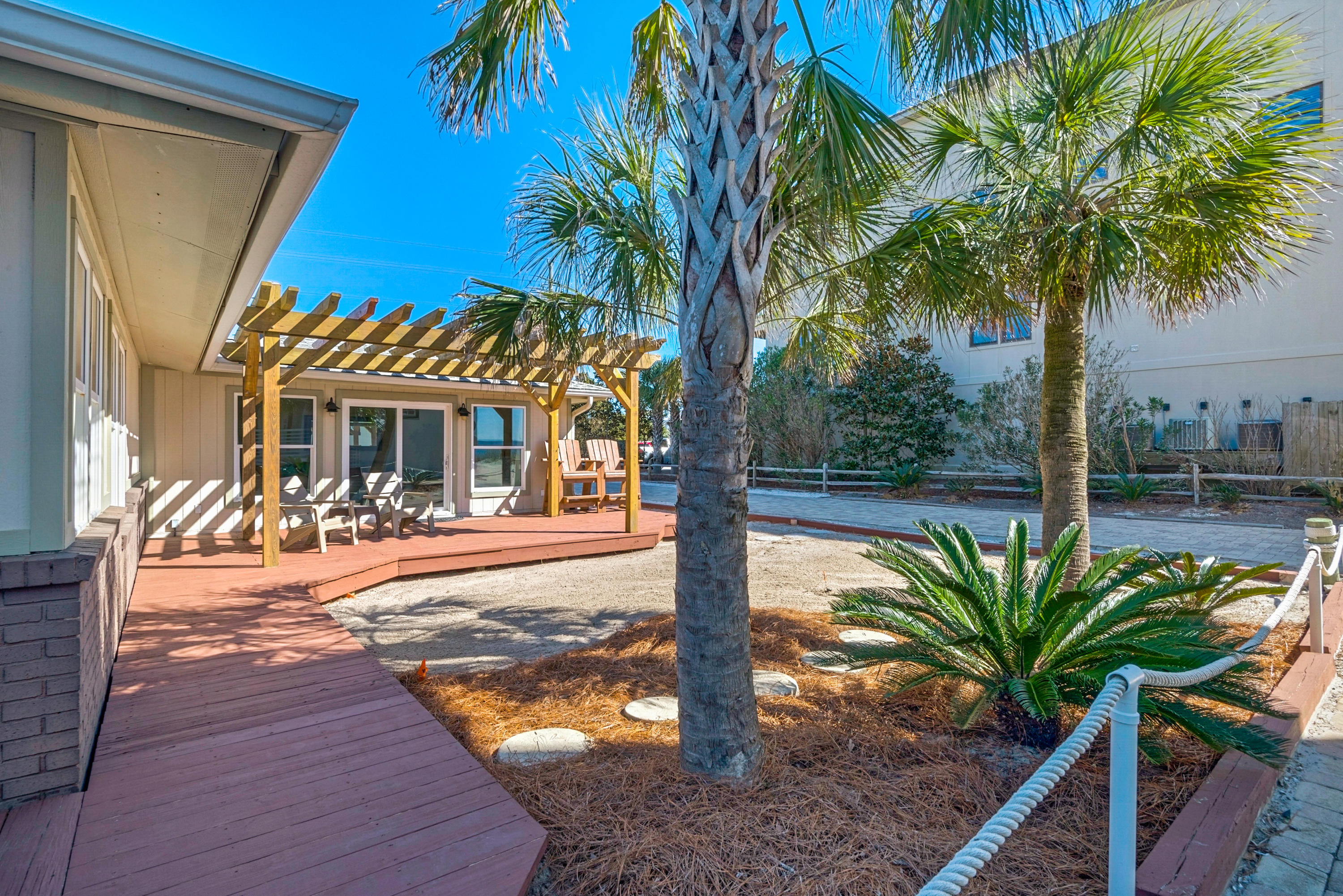 BEACH HIGHLAND - Residential