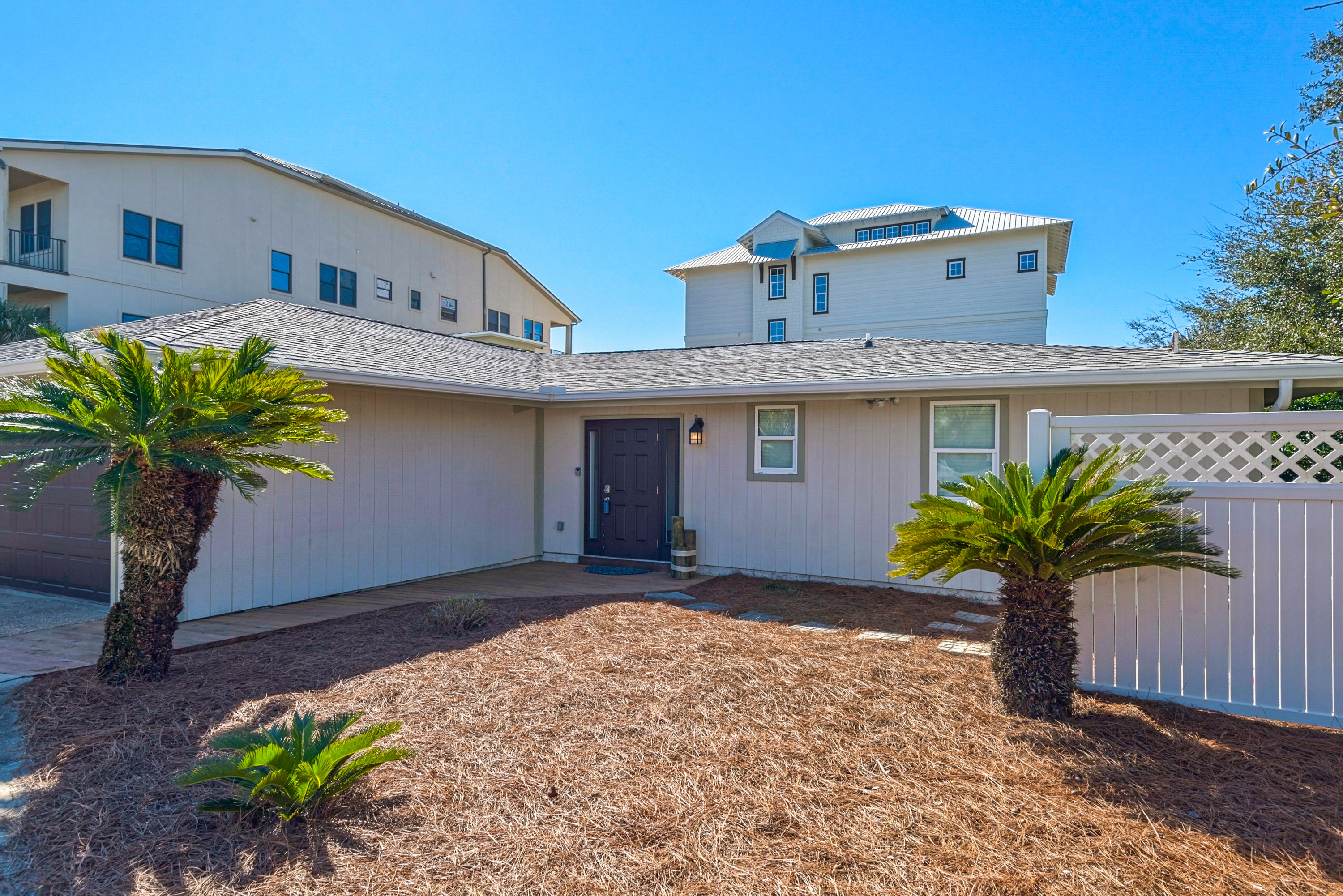 BEACH HIGHLAND - Residential