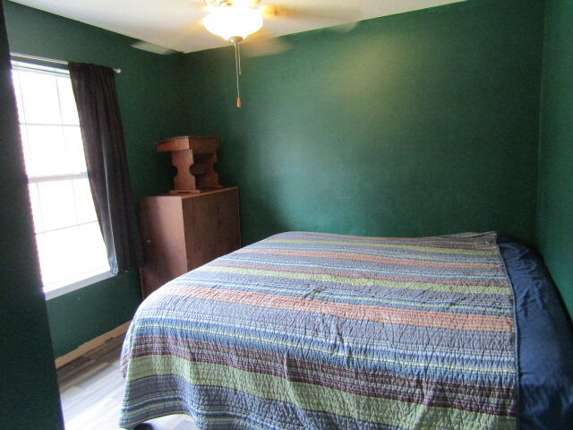 CRESTVIEW LOT 4 BLK 162 - Residential