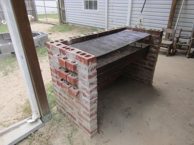 CRESTVIEW LOT 4 BLK 162 - Residential