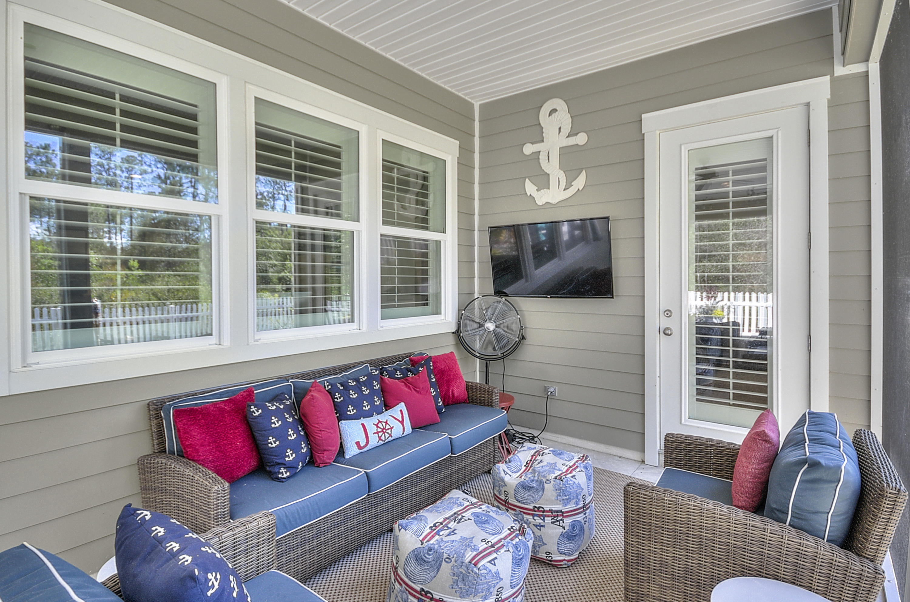 PARADISE COVE - Residential