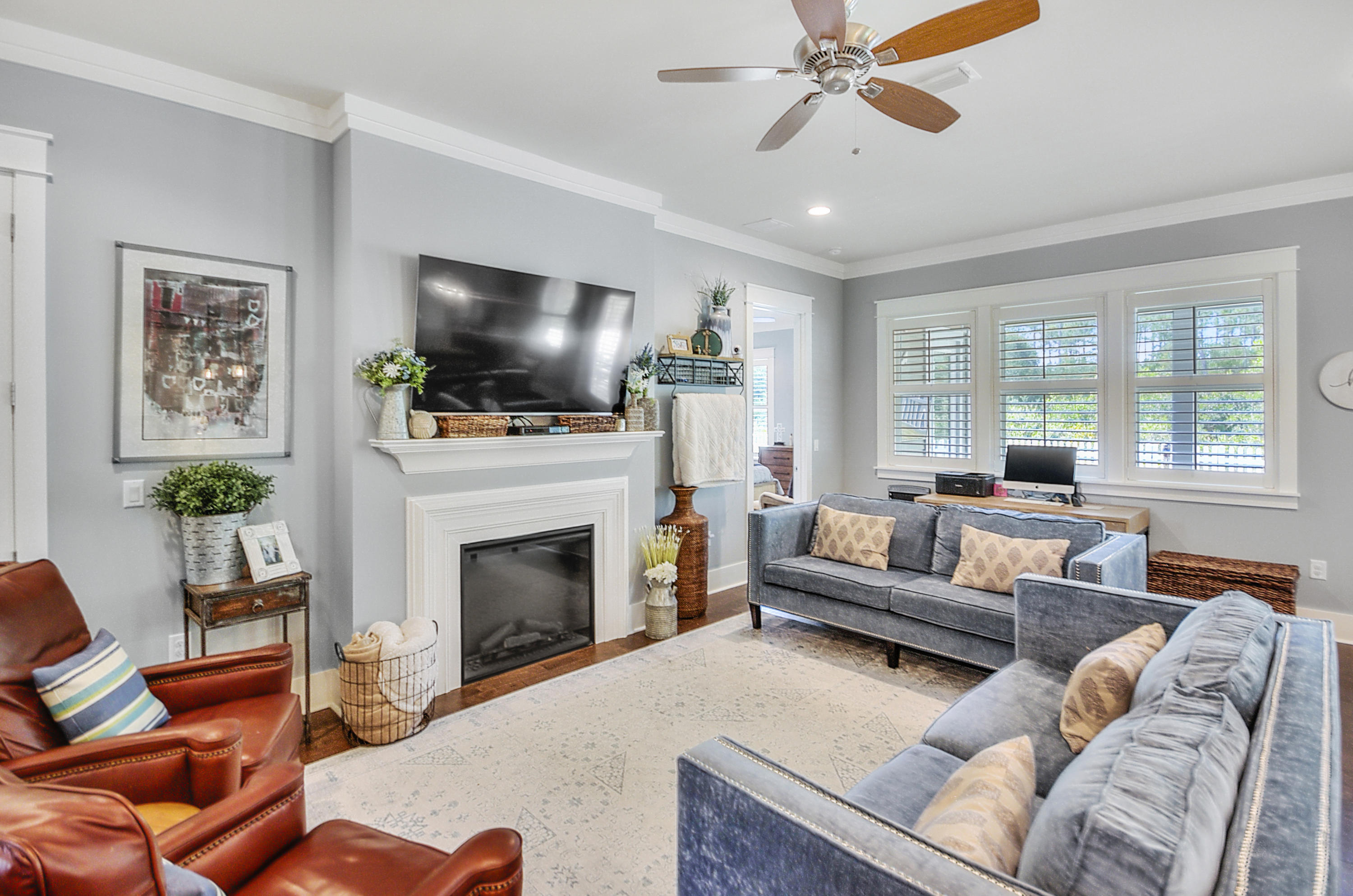 PARADISE COVE - Residential