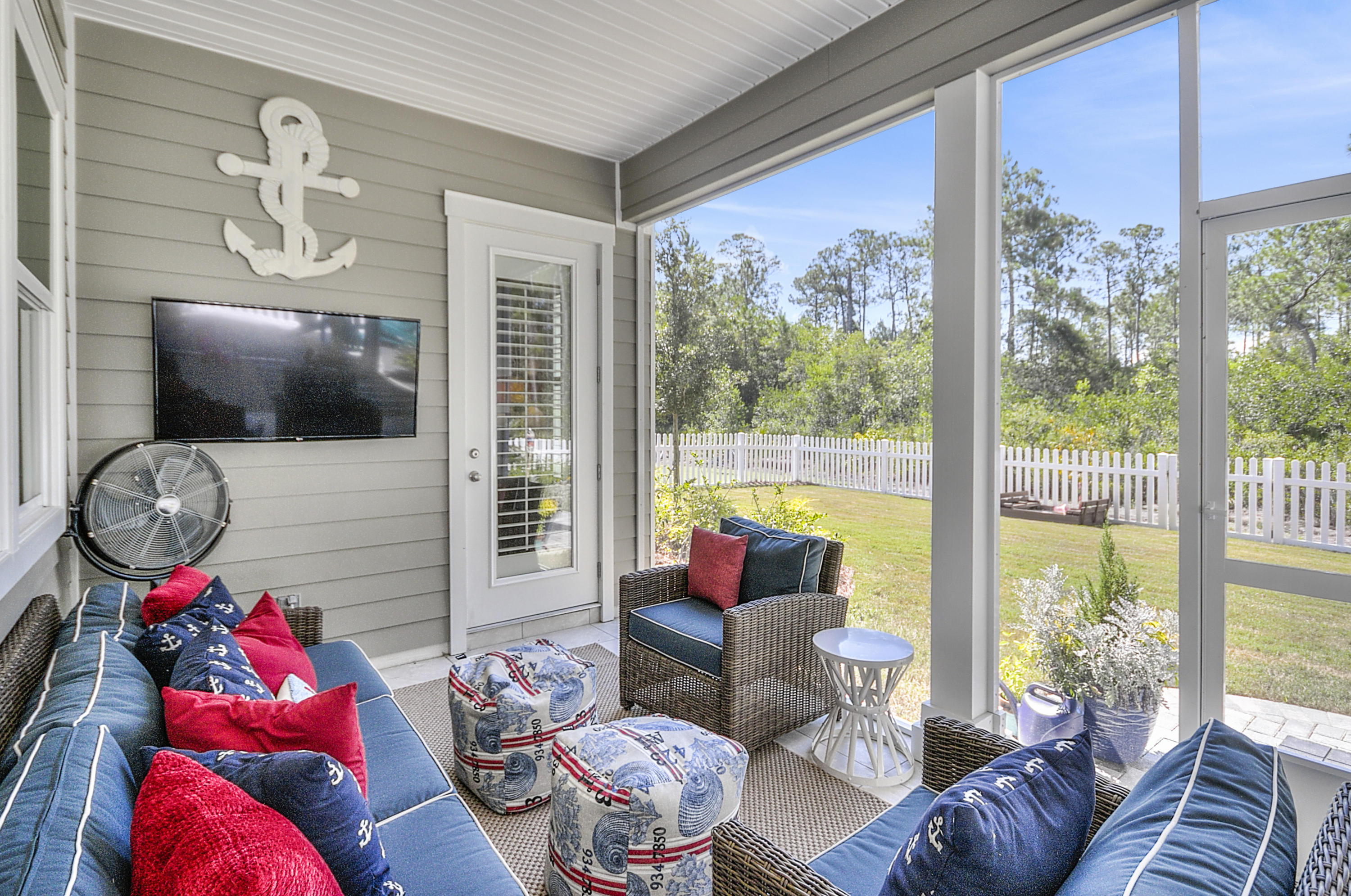 PARADISE COVE - Residential