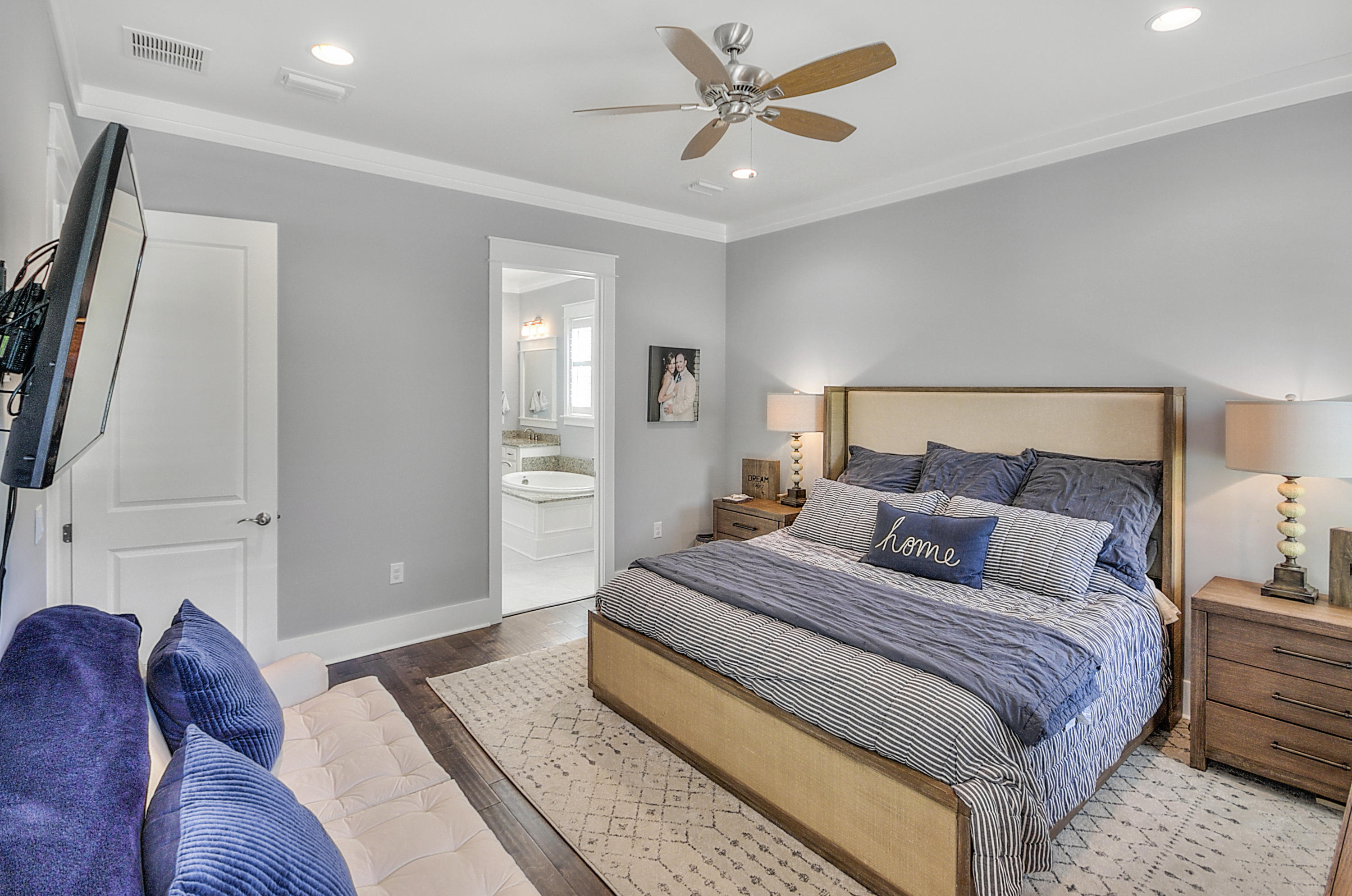 PARADISE COVE - Residential