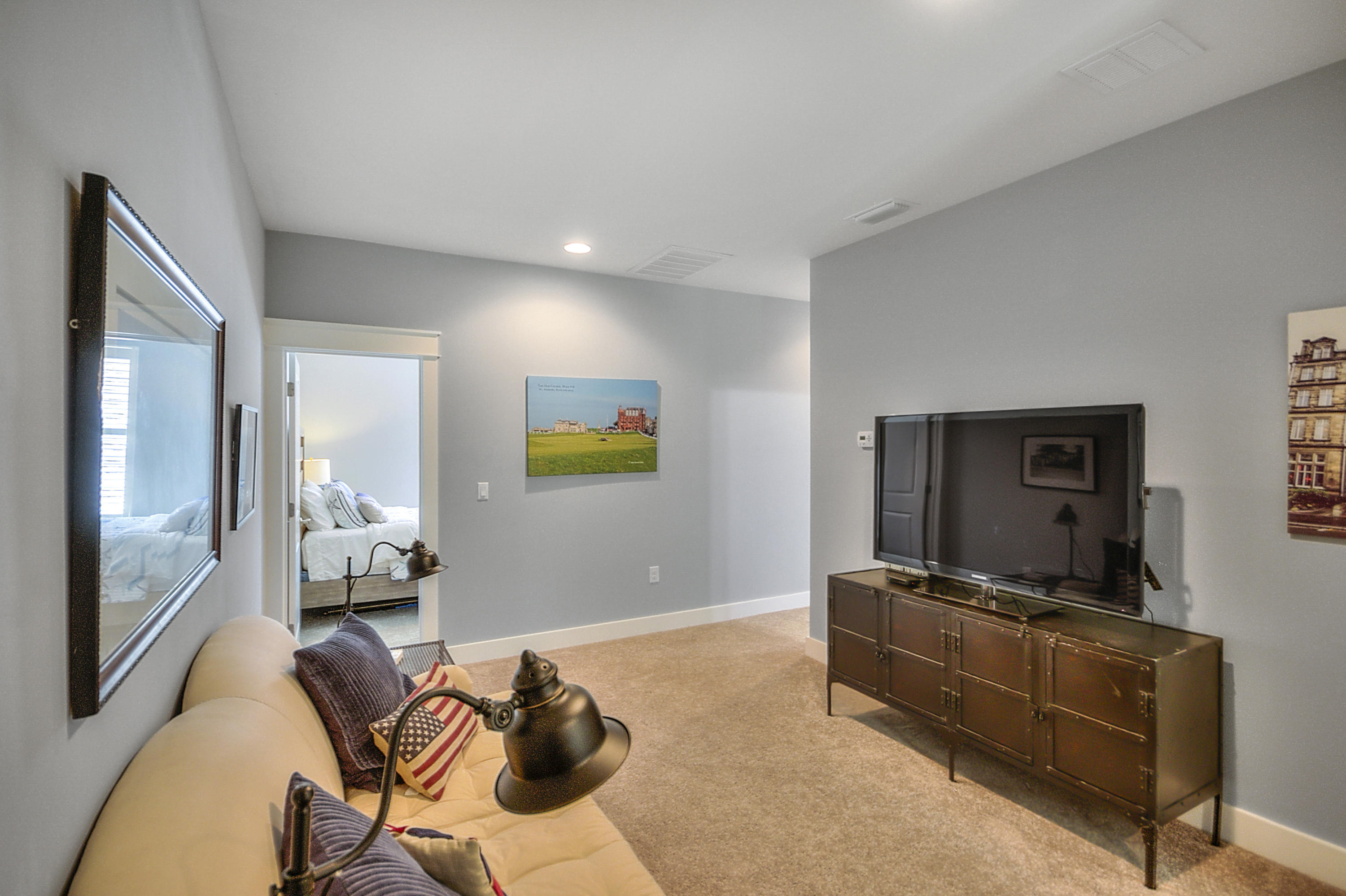 PARADISE COVE - Residential