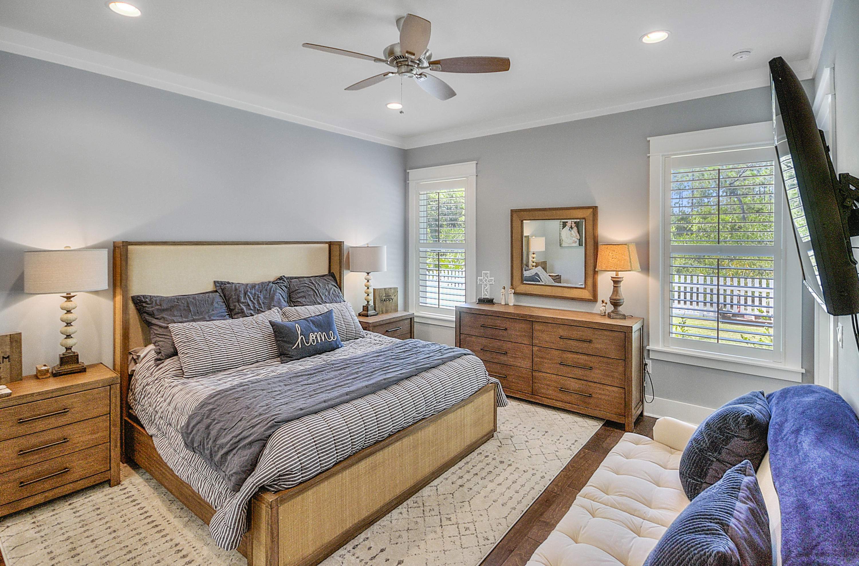 PARADISE COVE - Residential