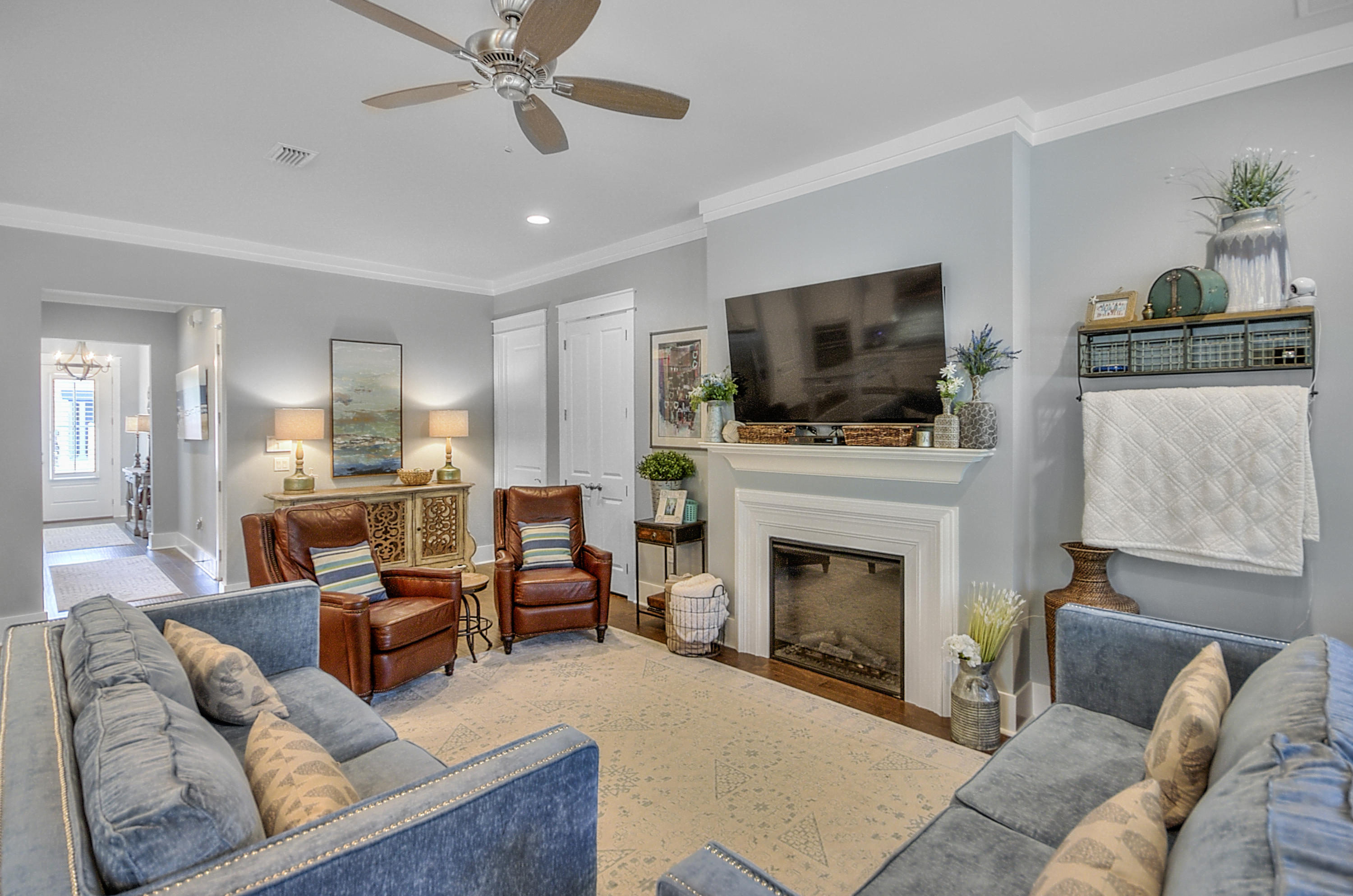 PARADISE COVE - Residential