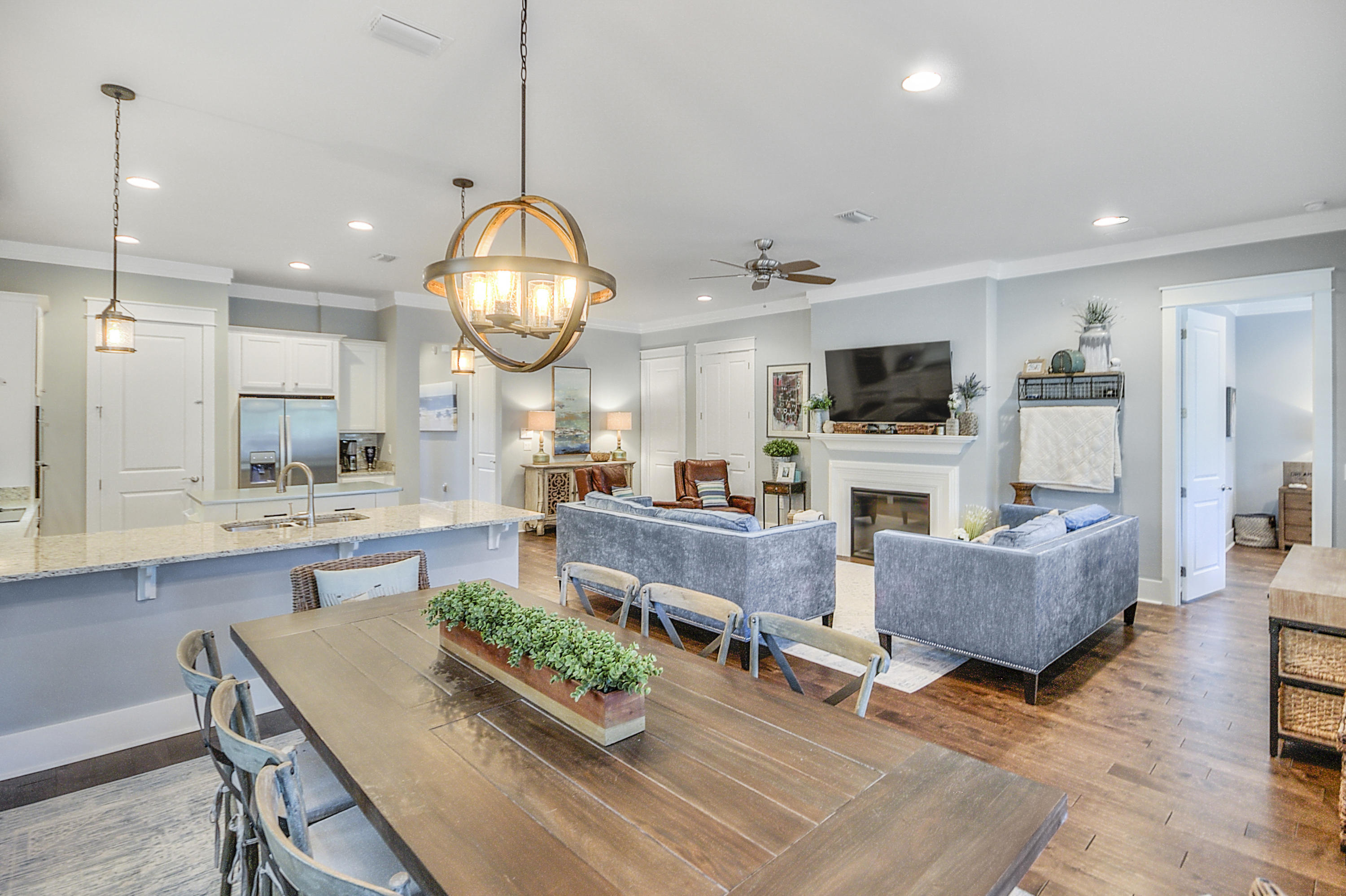 PARADISE COVE - Residential