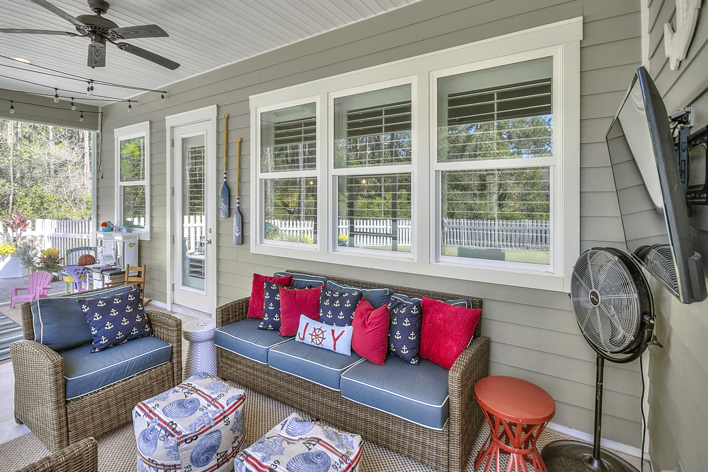 PARADISE COVE - Residential