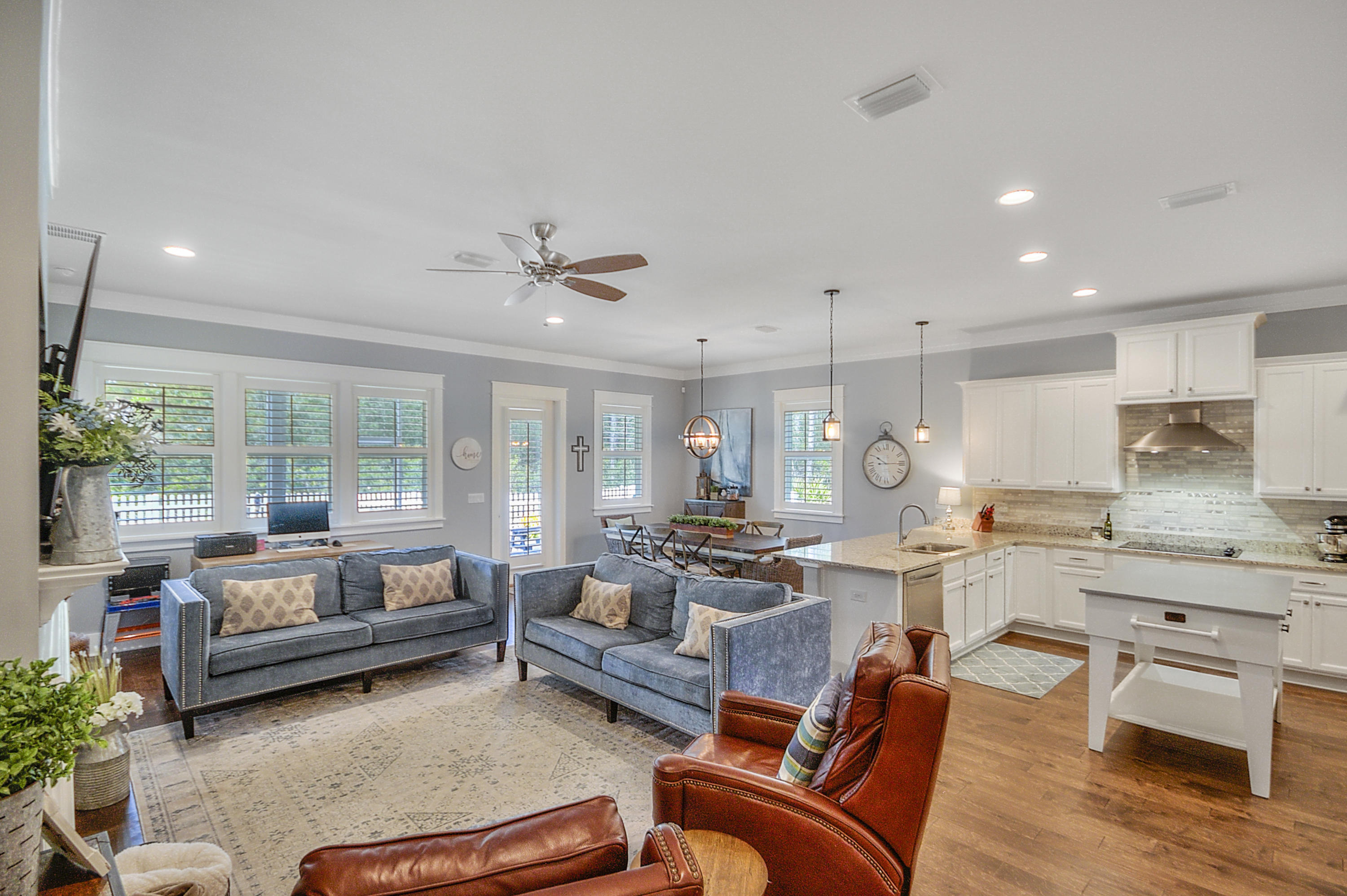 PARADISE COVE - Residential