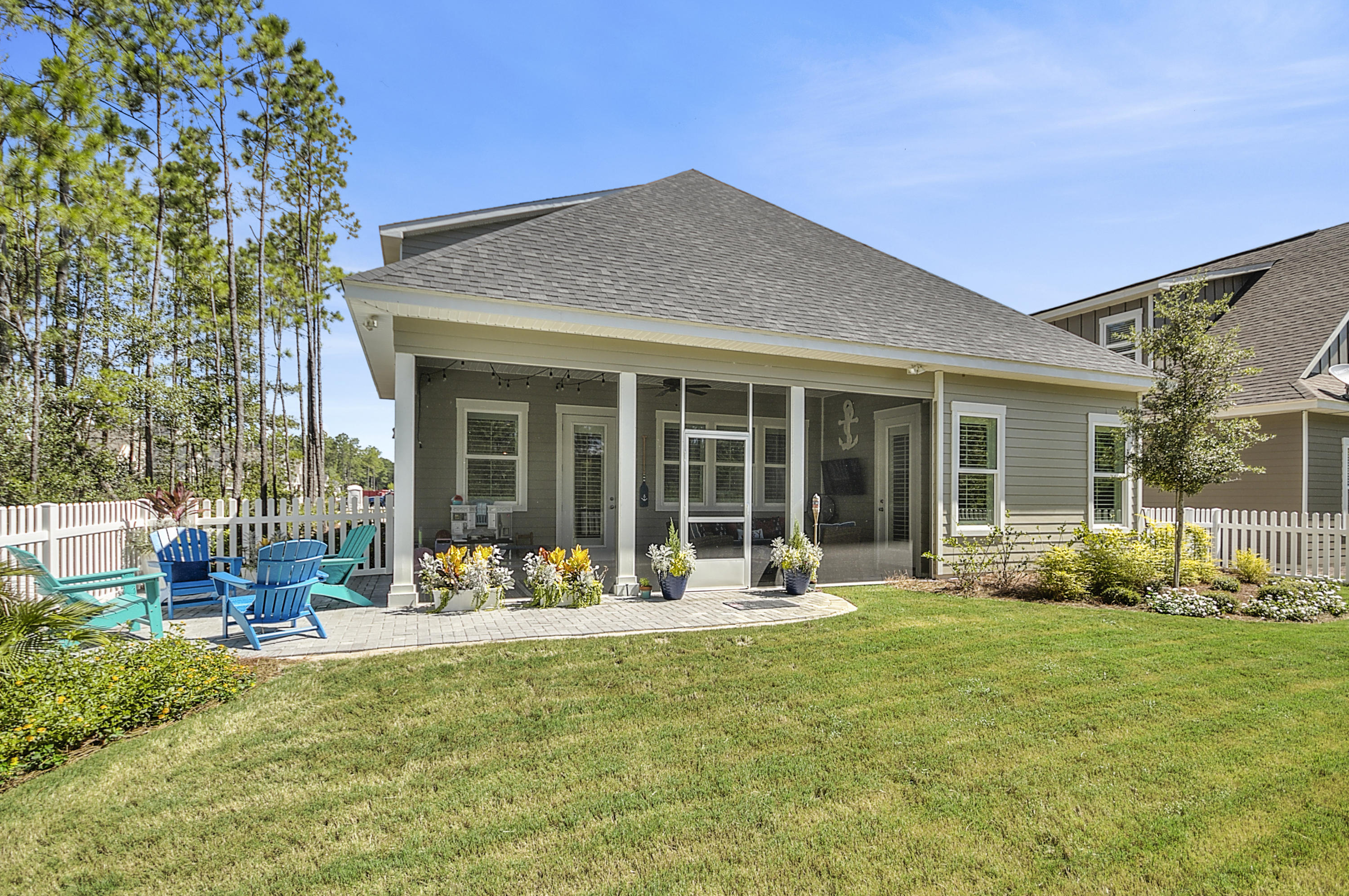 PARADISE COVE - Residential