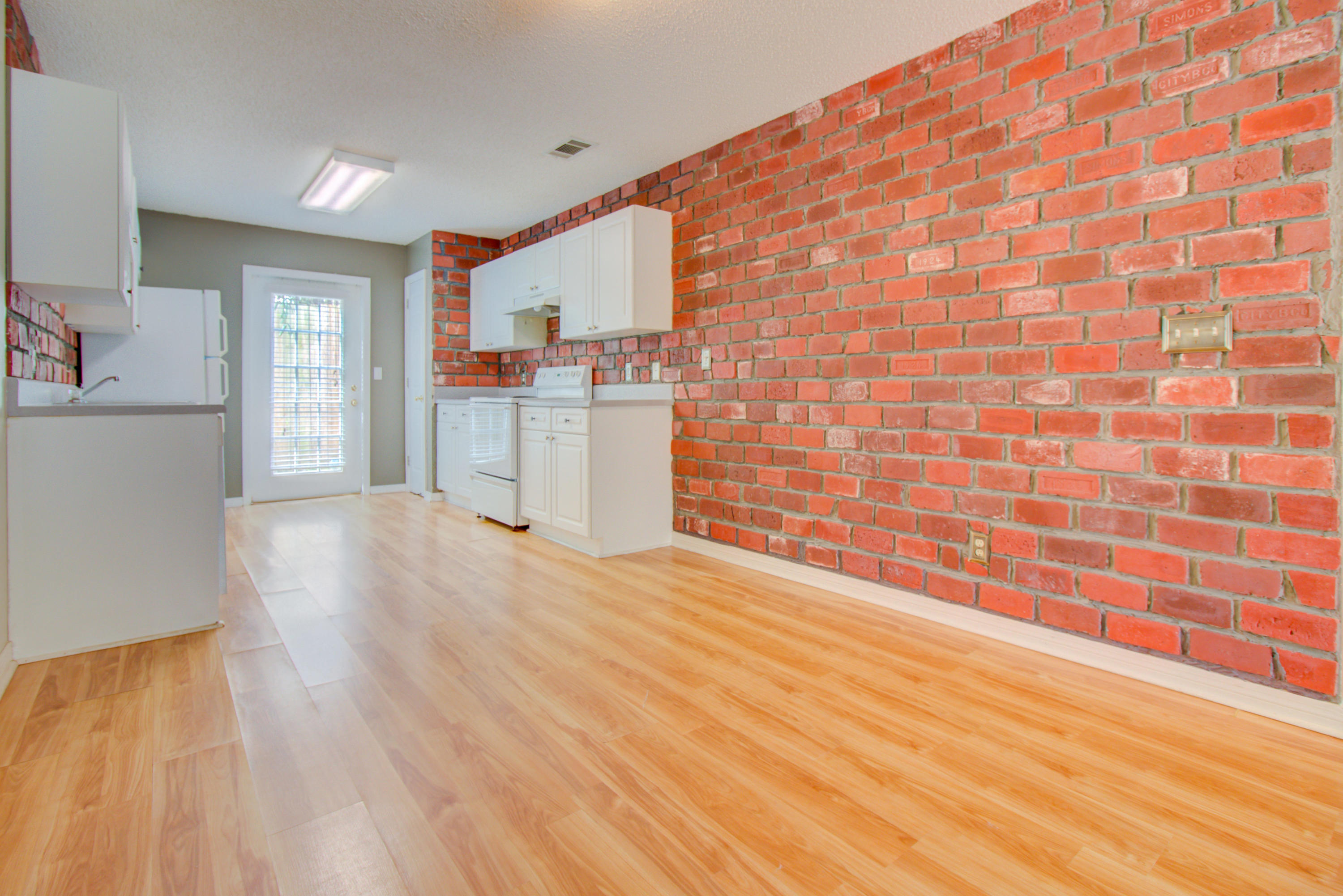 CAMBRIDGE VILLAGE T/H - Residential