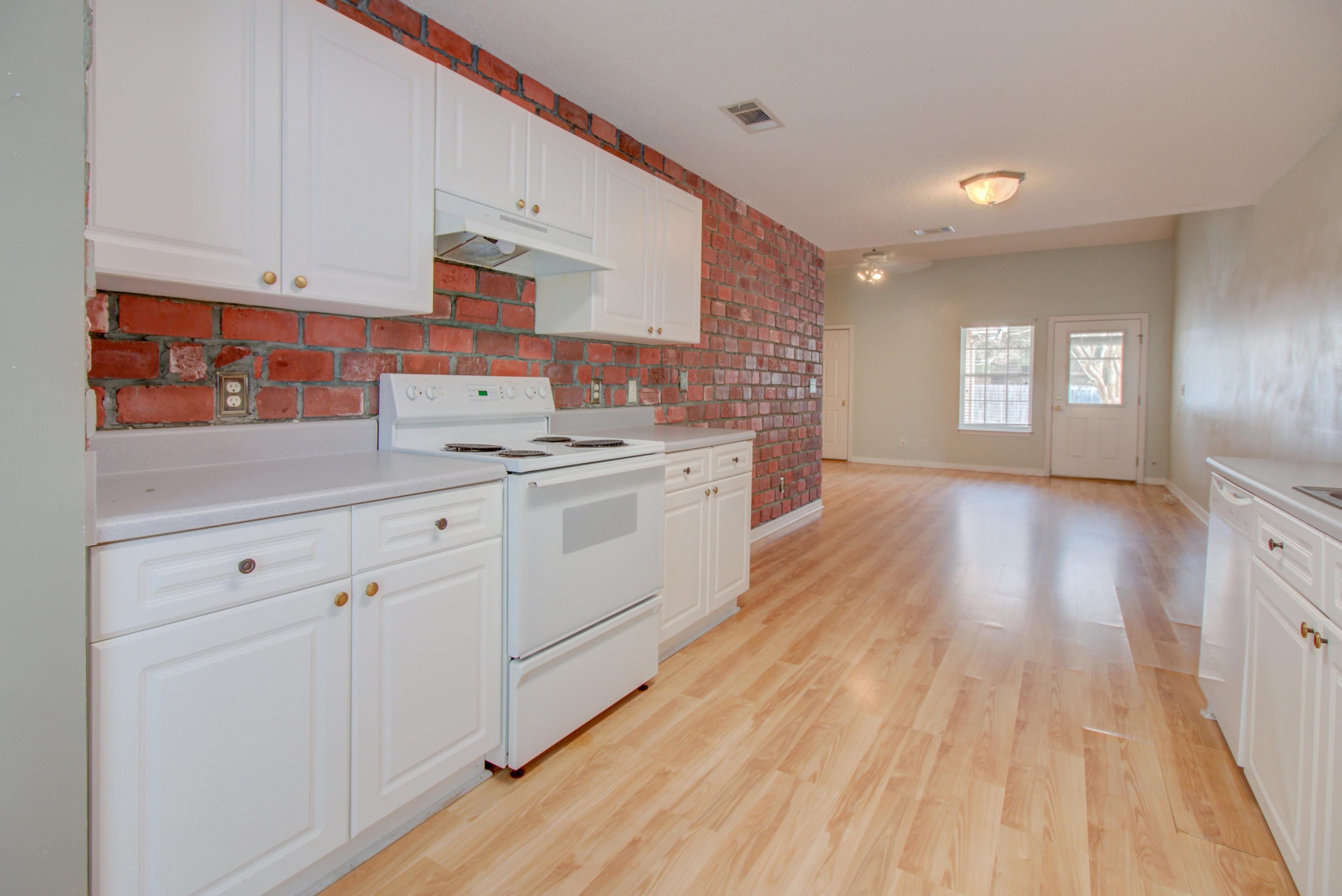 CAMBRIDGE VILLAGE T/H - Residential