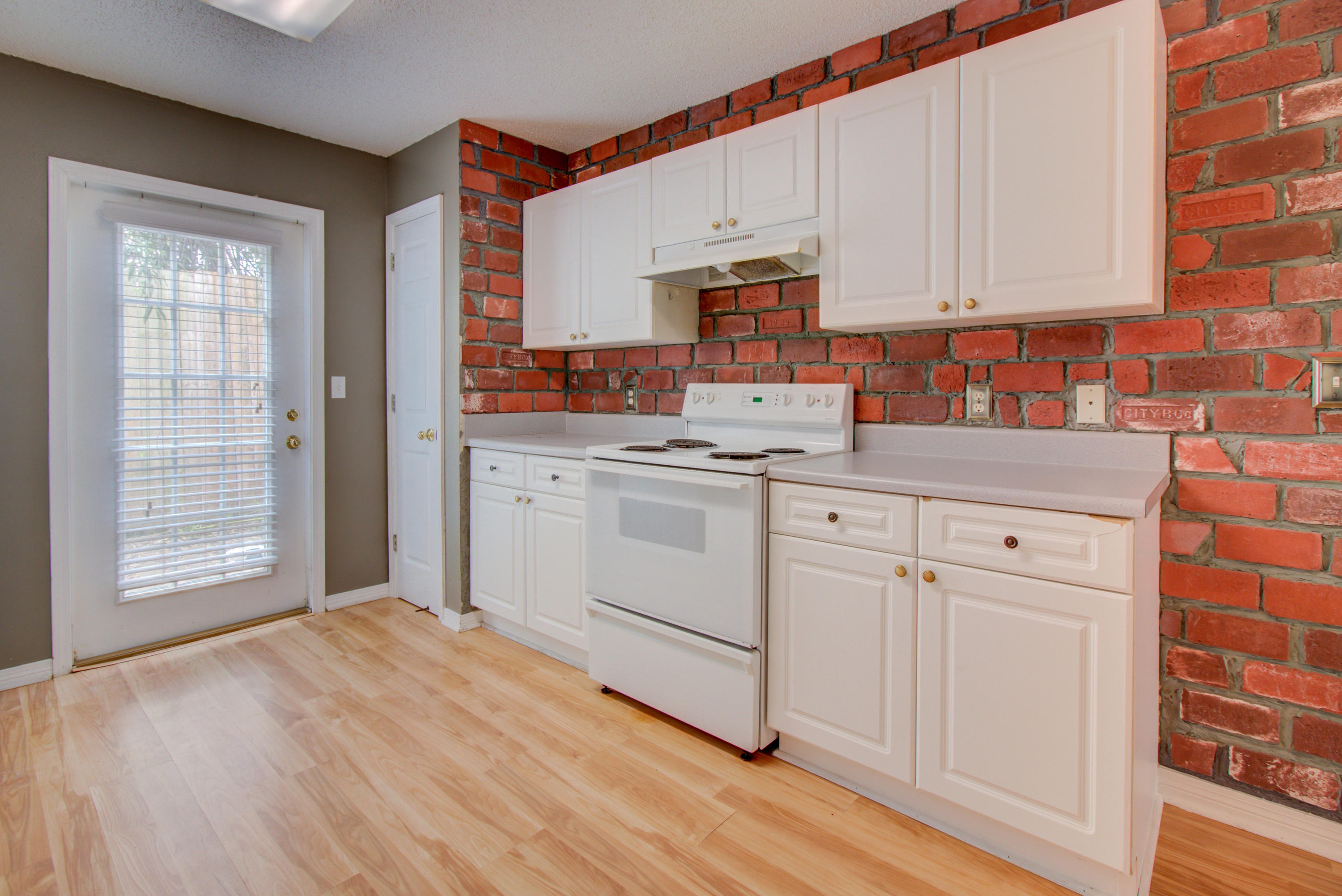 CAMBRIDGE VILLAGE T/H - Residential