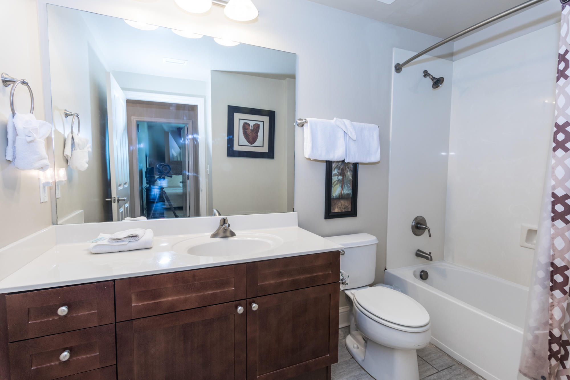 aqua condo - Residential