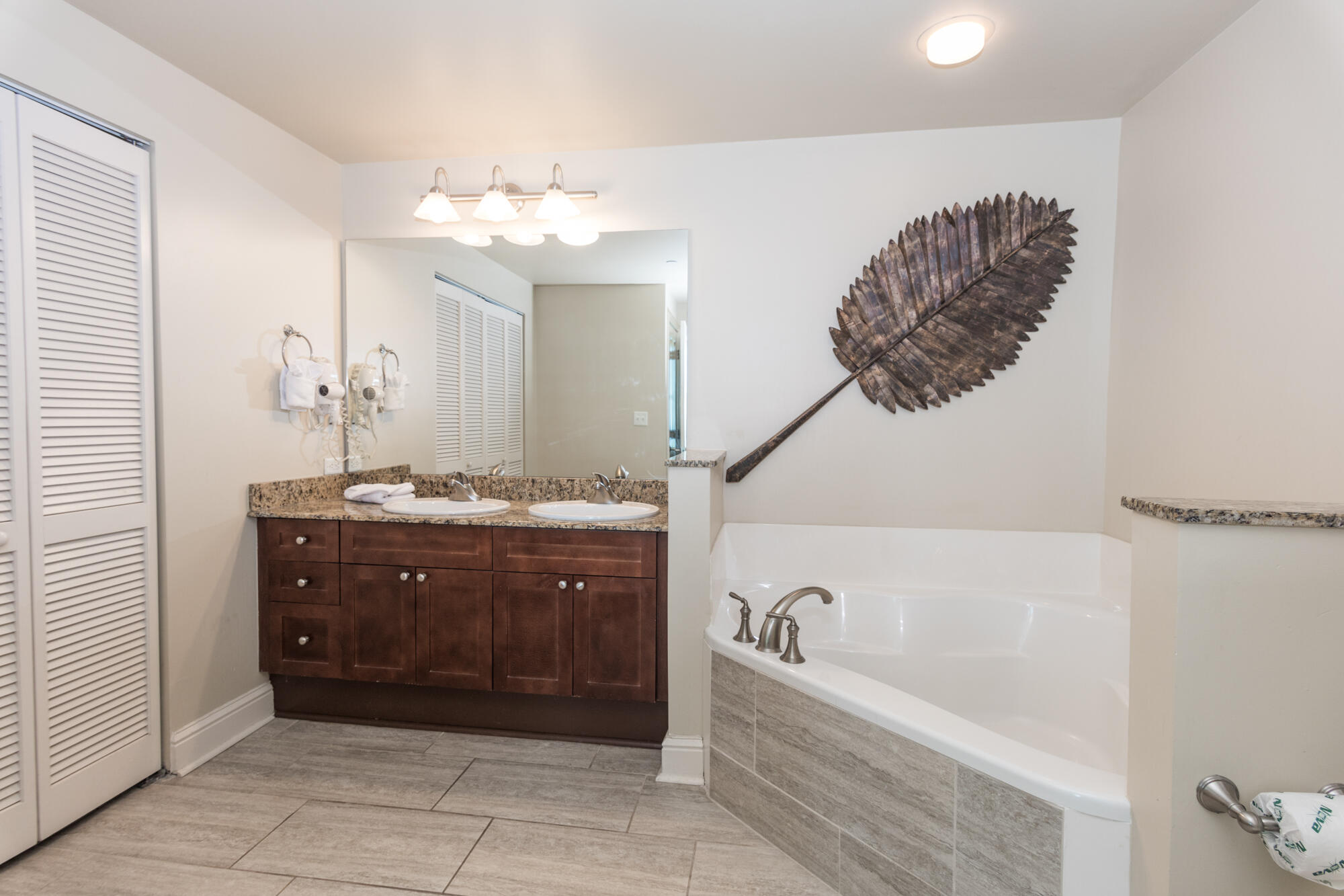 aqua condo - Residential