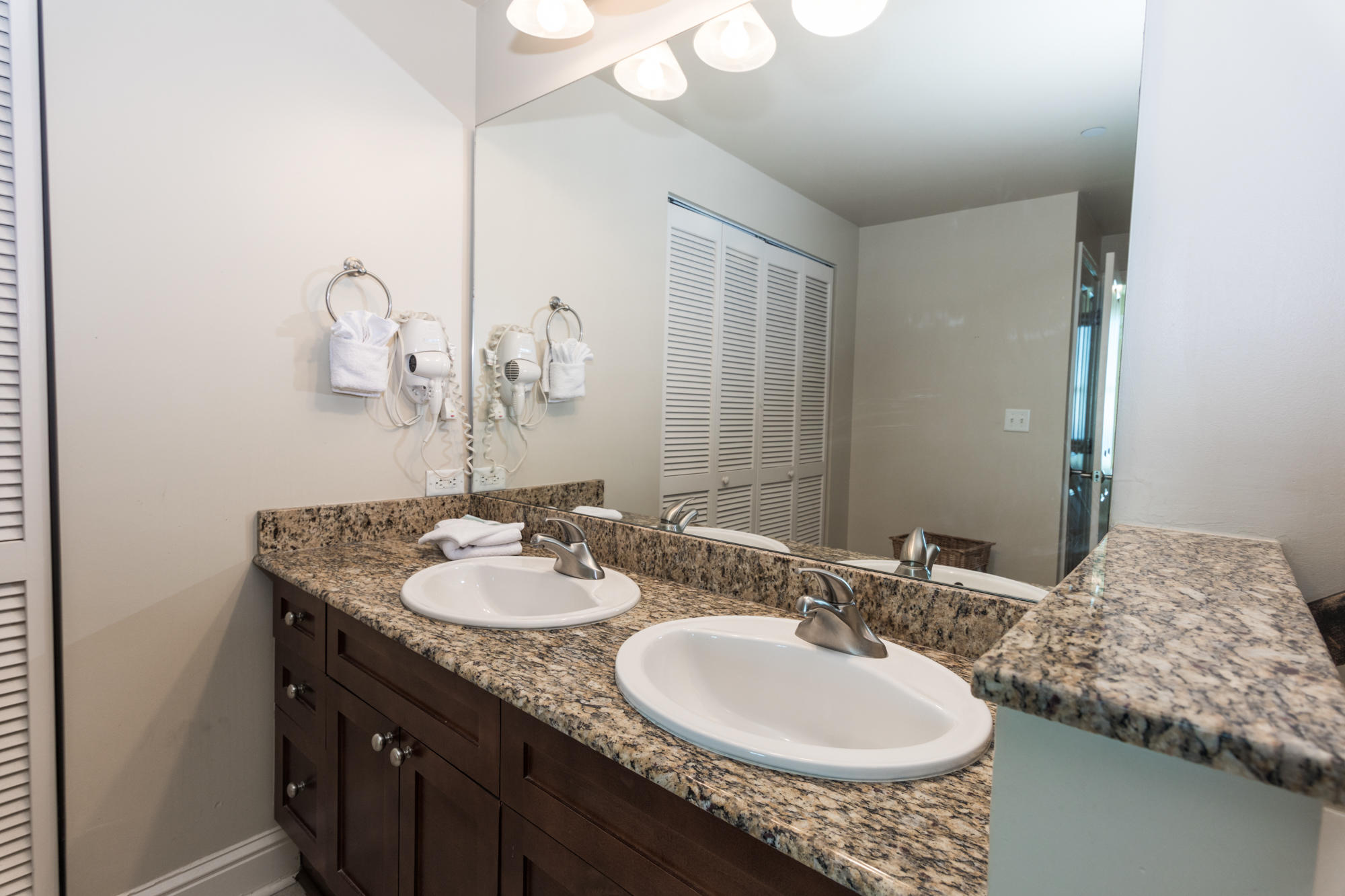 aqua condo - Residential