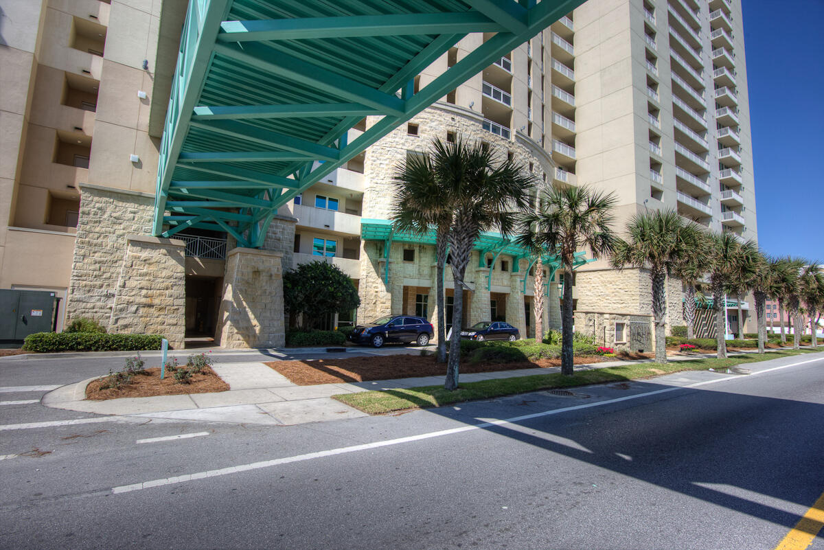 aqua condo - Residential