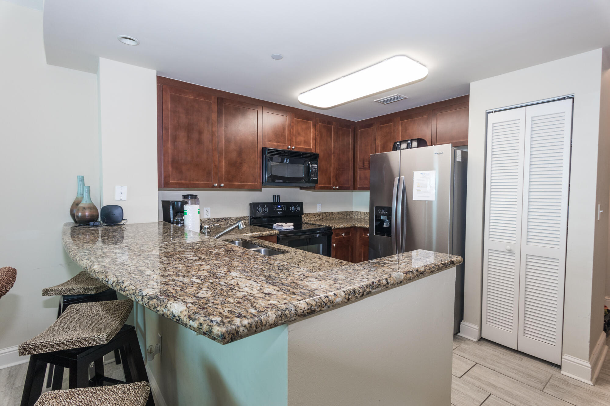 aqua condo - Residential