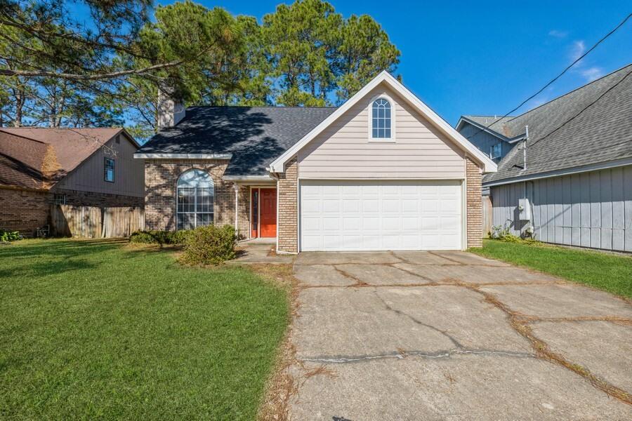 VILLAGE WEST - Residential