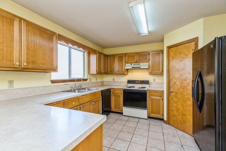 VILLAGE WEST - Residential