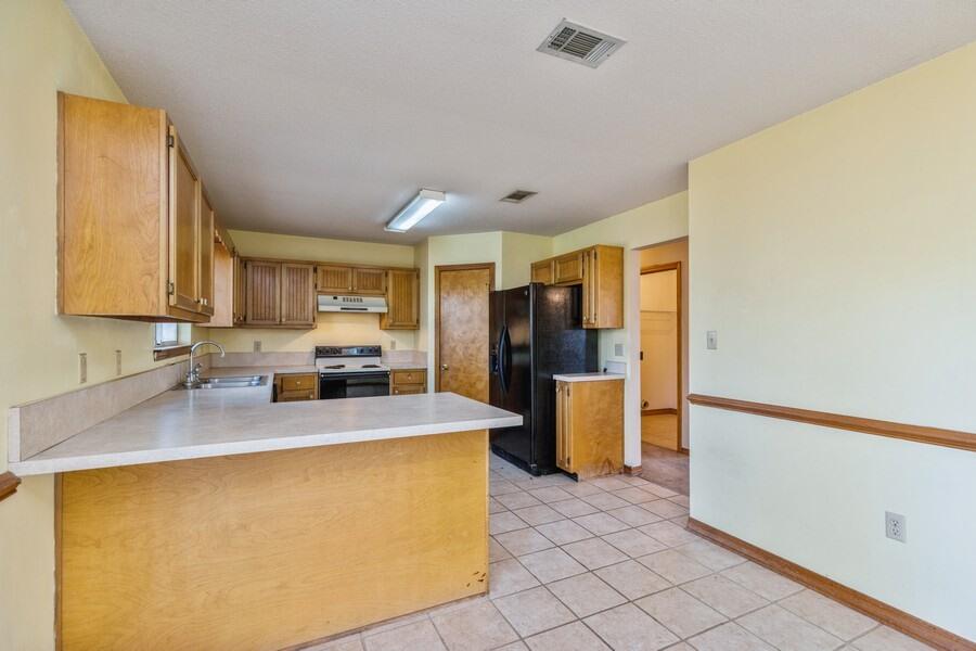 VILLAGE WEST - Residential