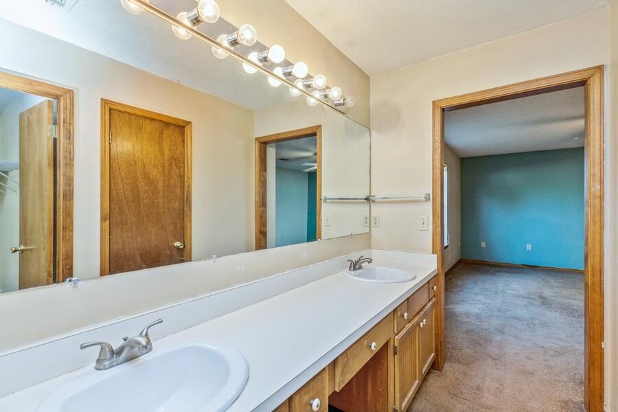 VILLAGE WEST - Residential