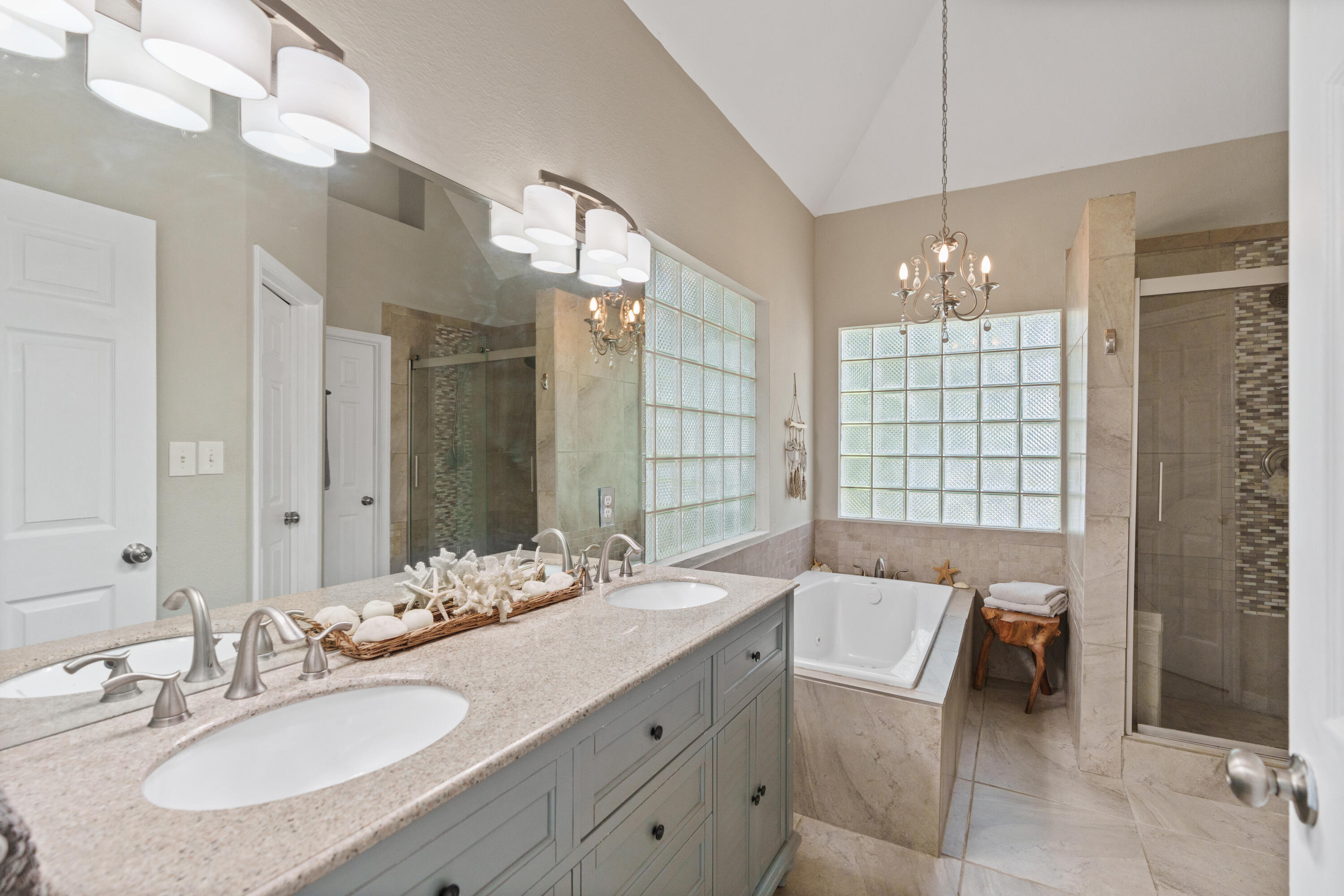 HOLIDAY SHORES ESTATES - Residential