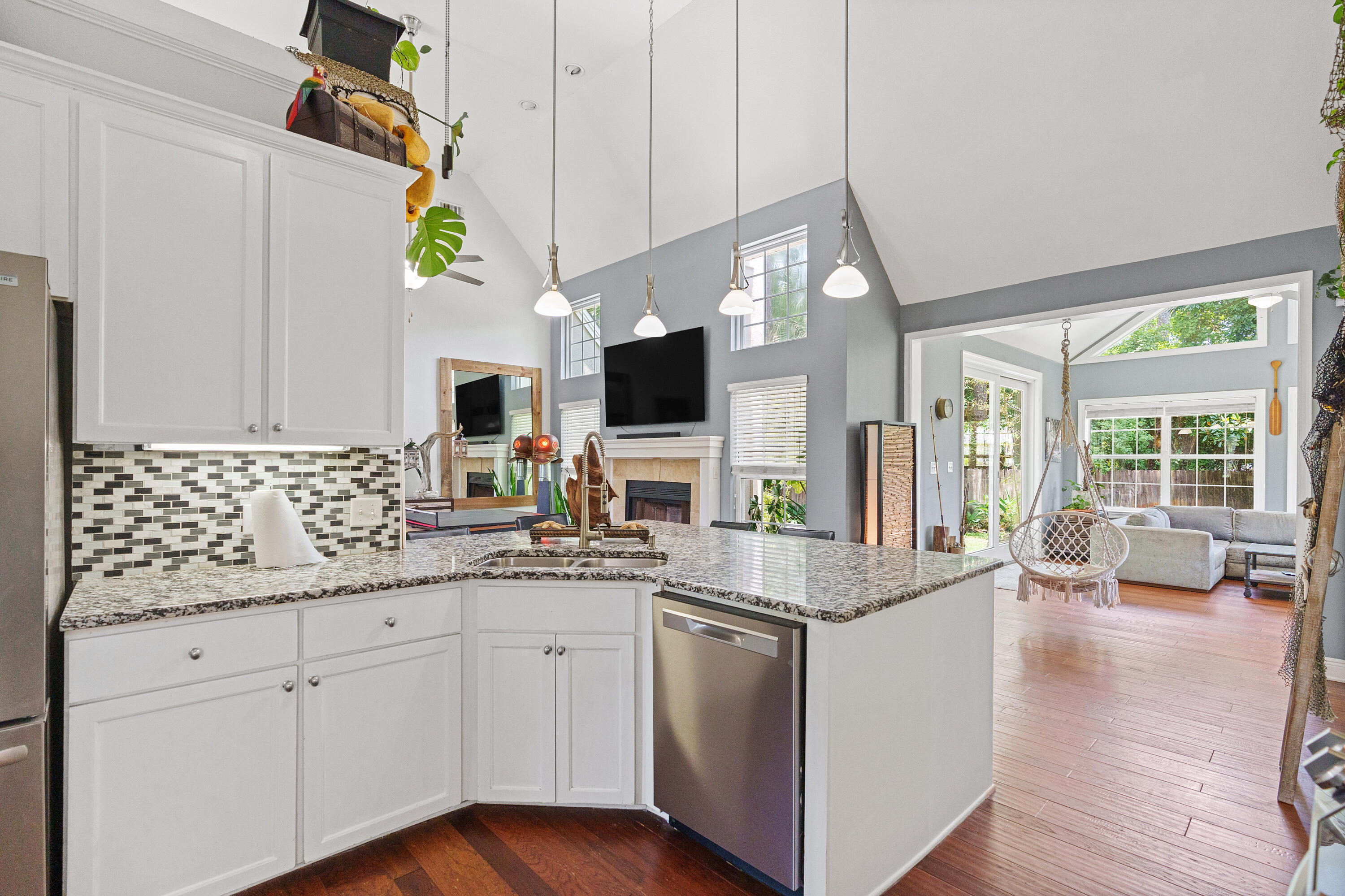 HOLIDAY SHORES ESTATES - Residential