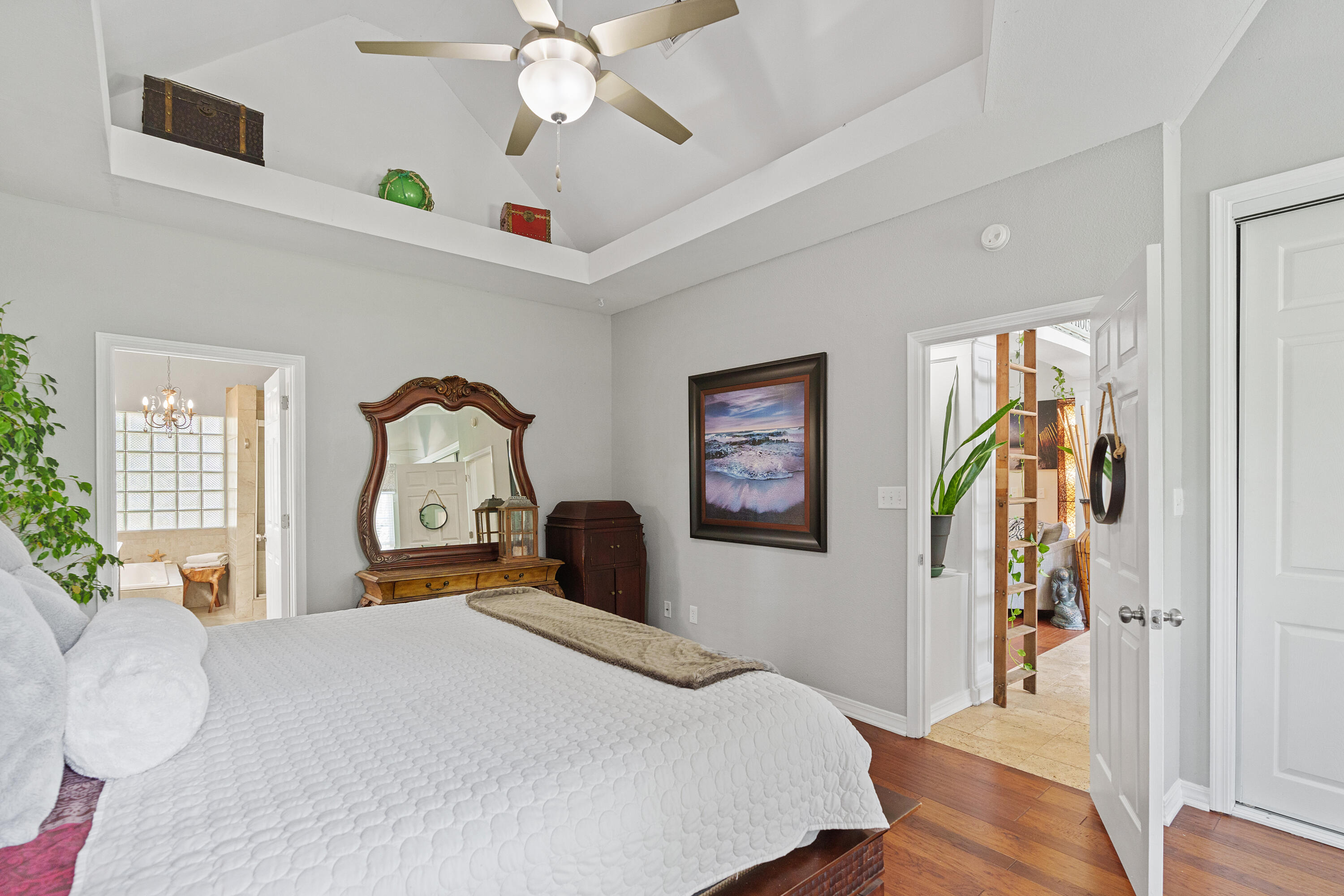 HOLIDAY SHORES ESTATES - Residential