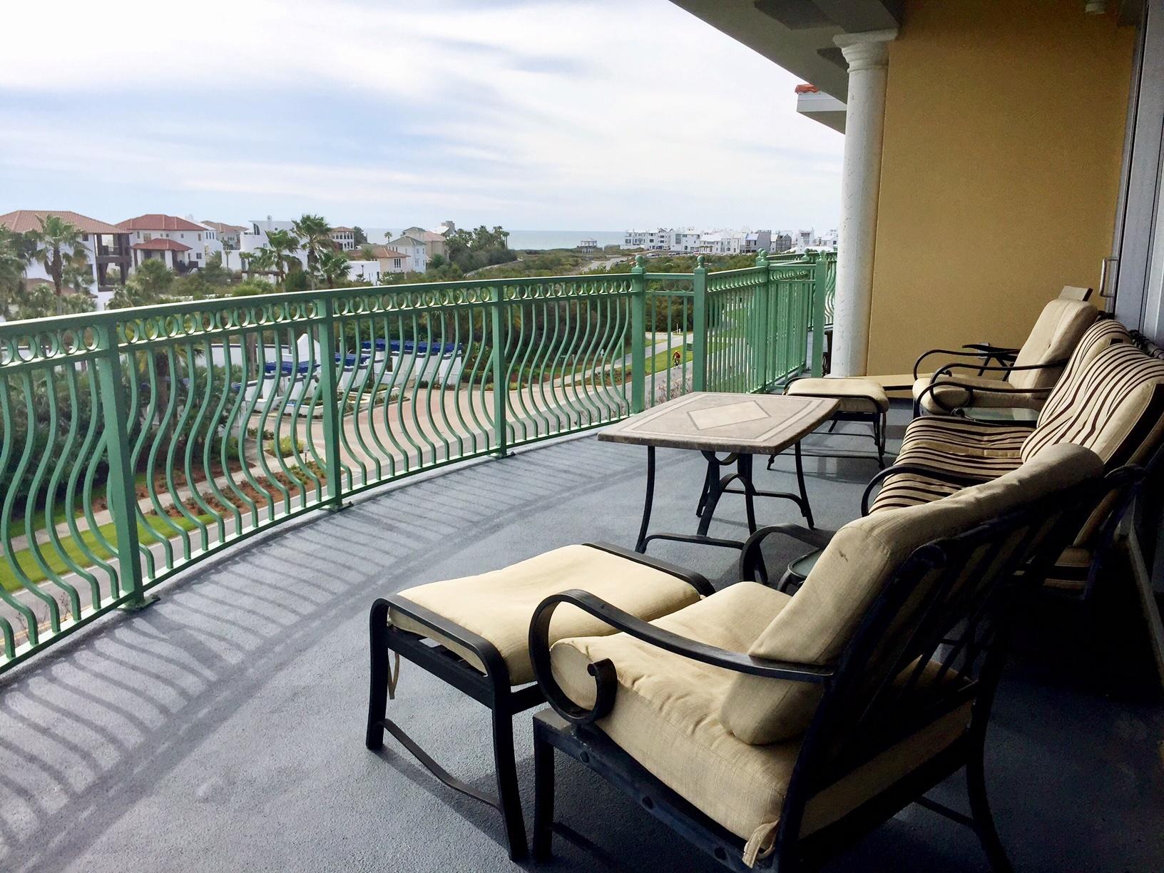 ALEXANDER AT PALM COURT - Residential